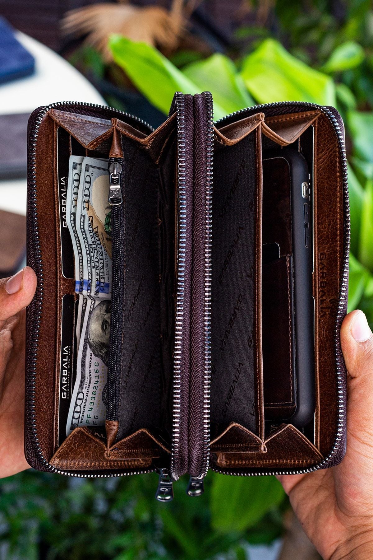 محفظة Garbalia لون بني