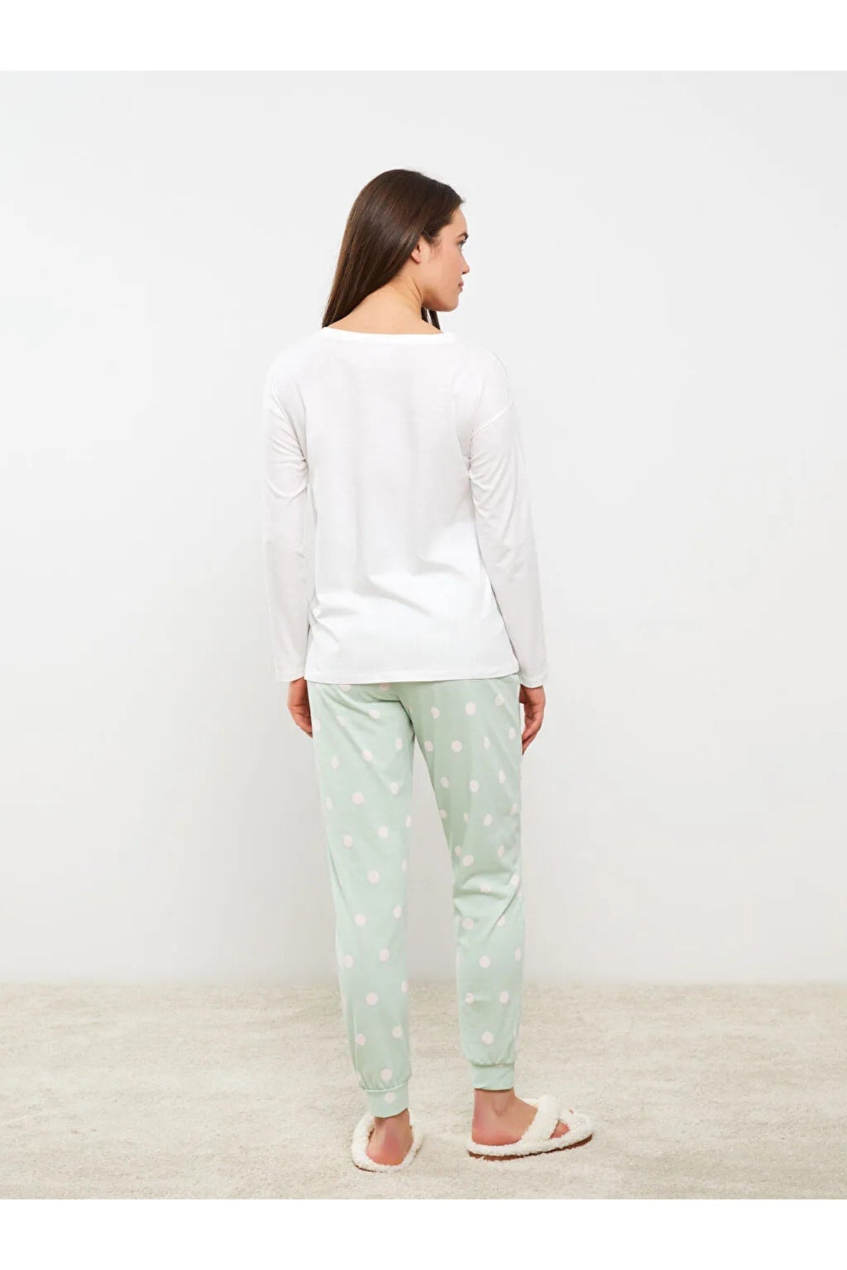 طقم بيجاما LC Waikiki لون أخضر