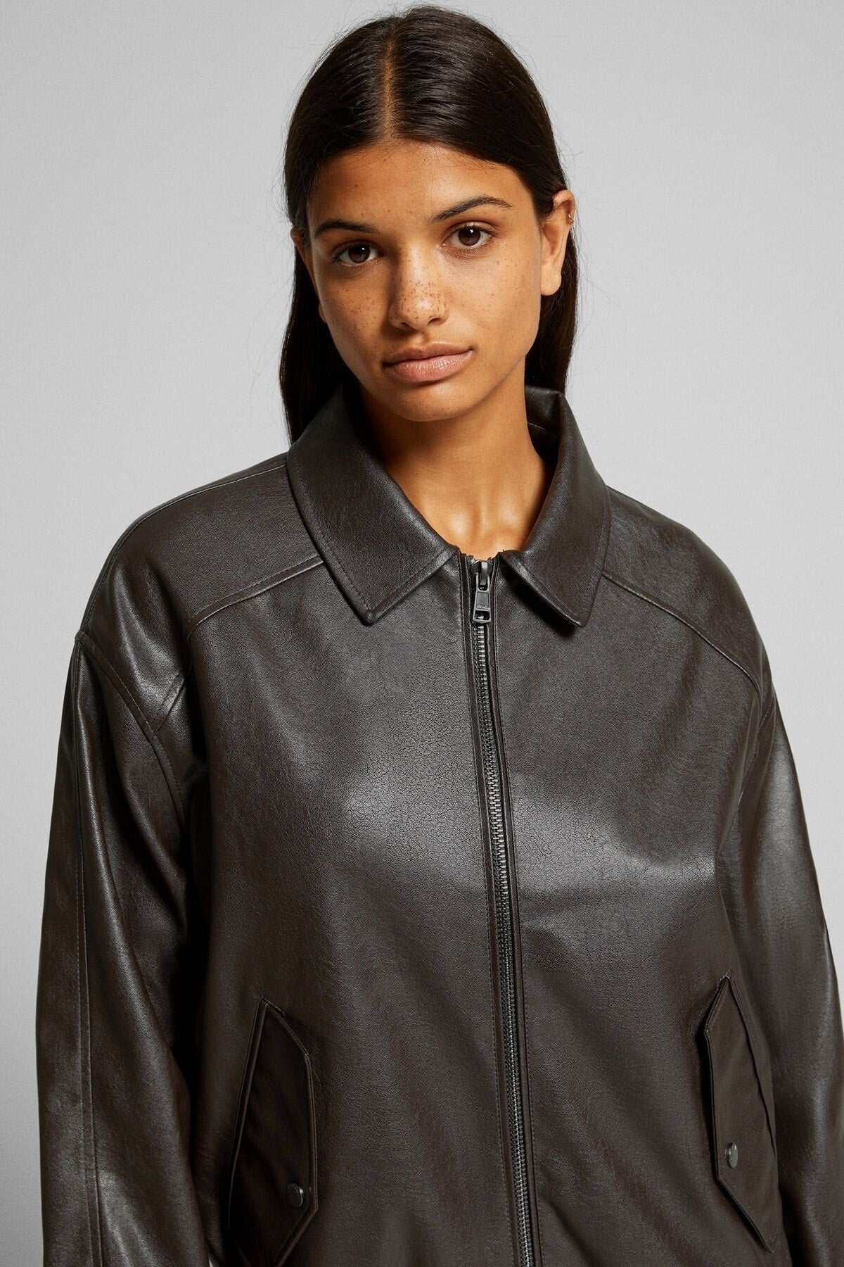 جاكيت Bershka لون بني