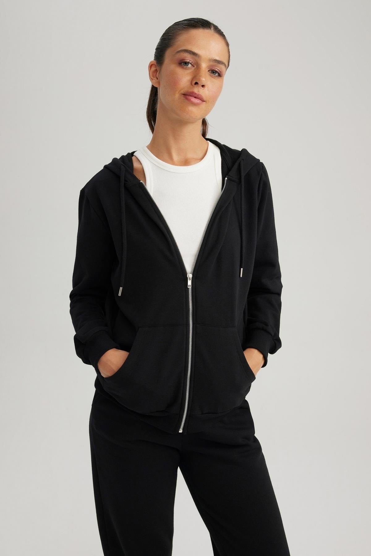 جاكيت خفيف Defacto لون أسود