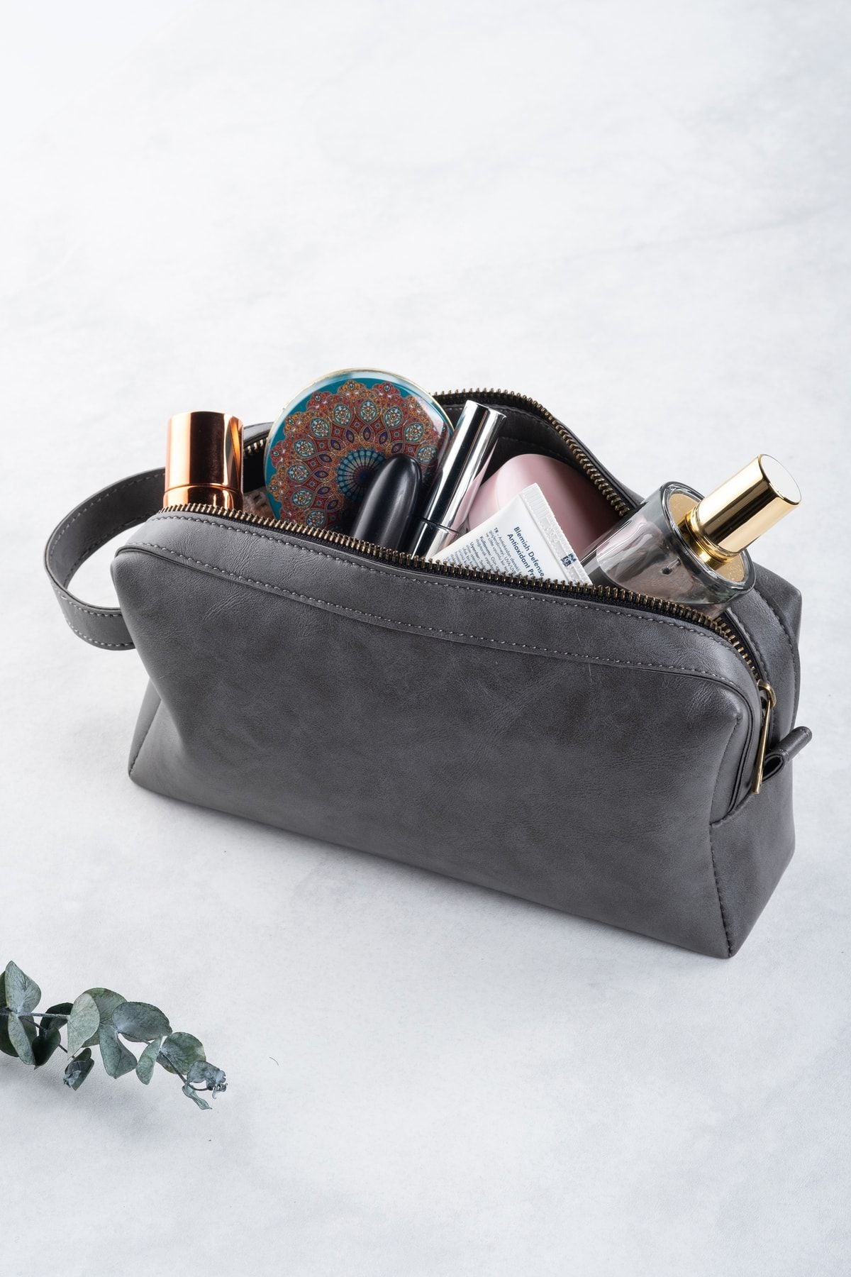 حقيبة يد dk leather لون رمادي