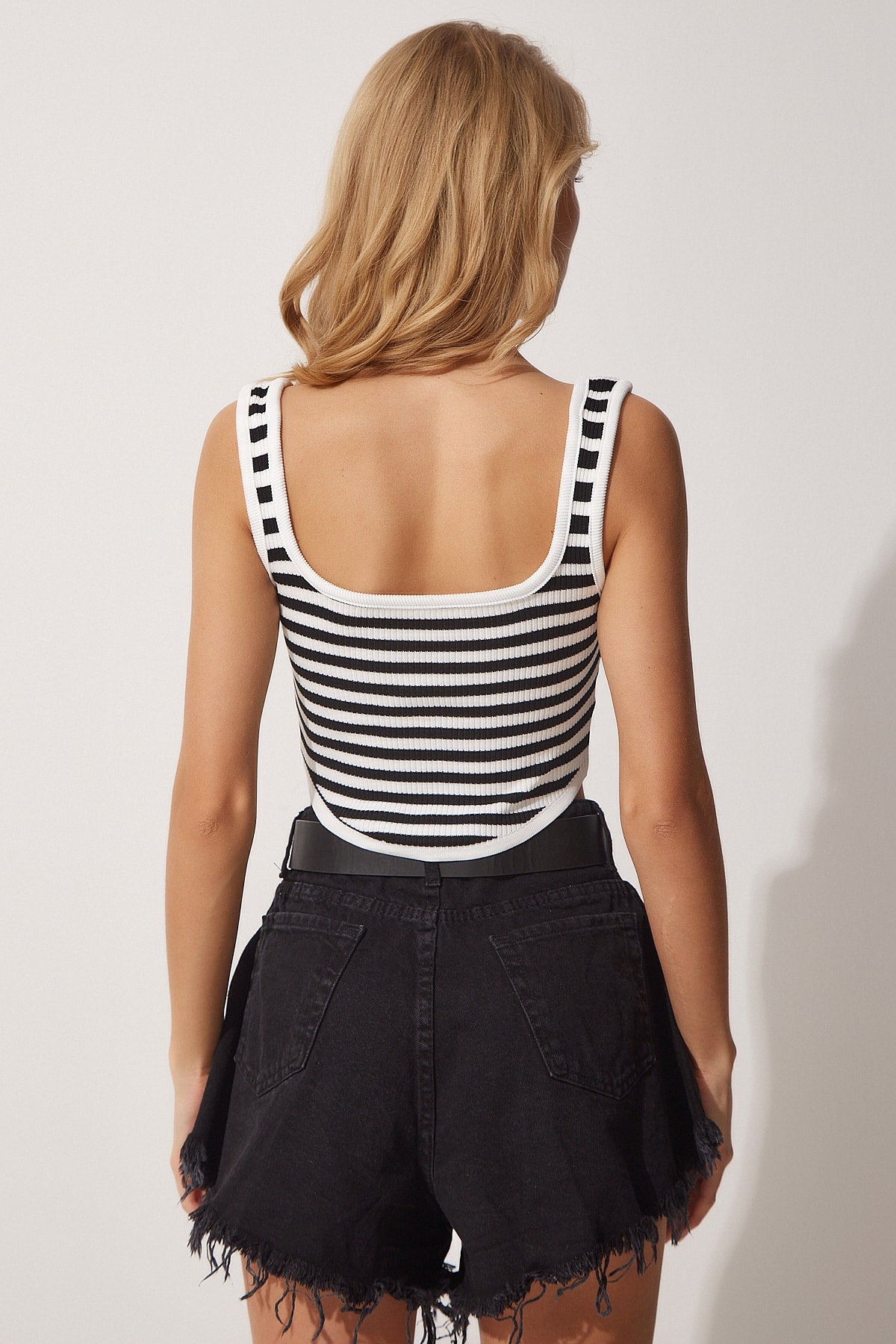 بلوزة Happiness İstanbul لون أسود