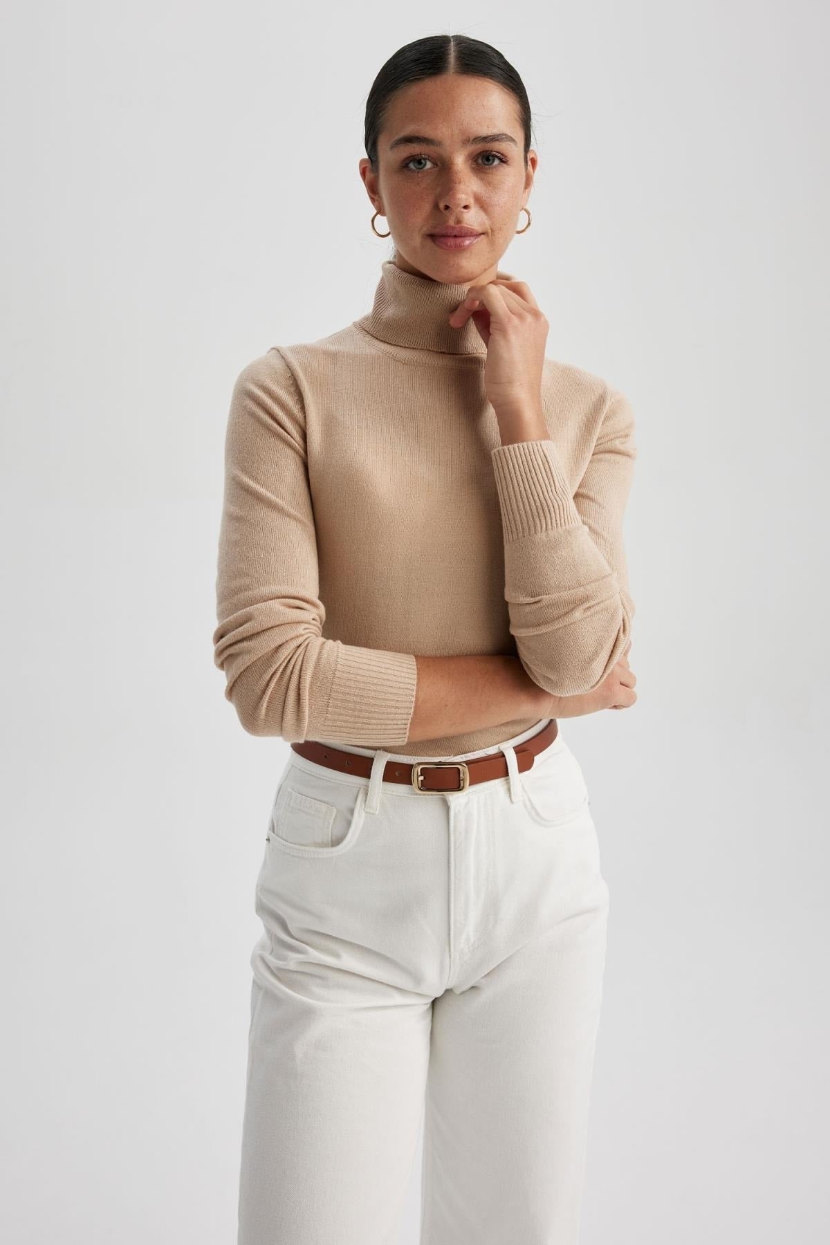 كنزة Defacto لون بيج