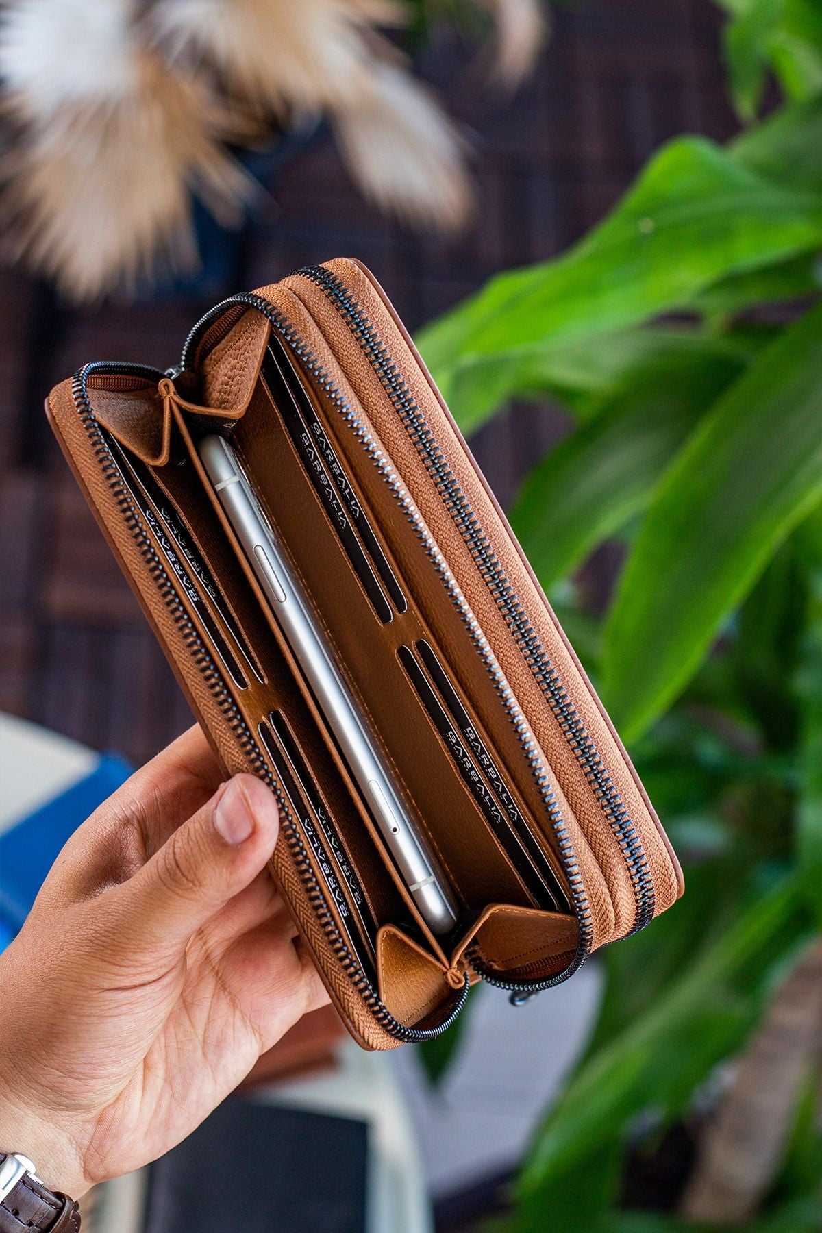 محفظة Garbalia لون بني