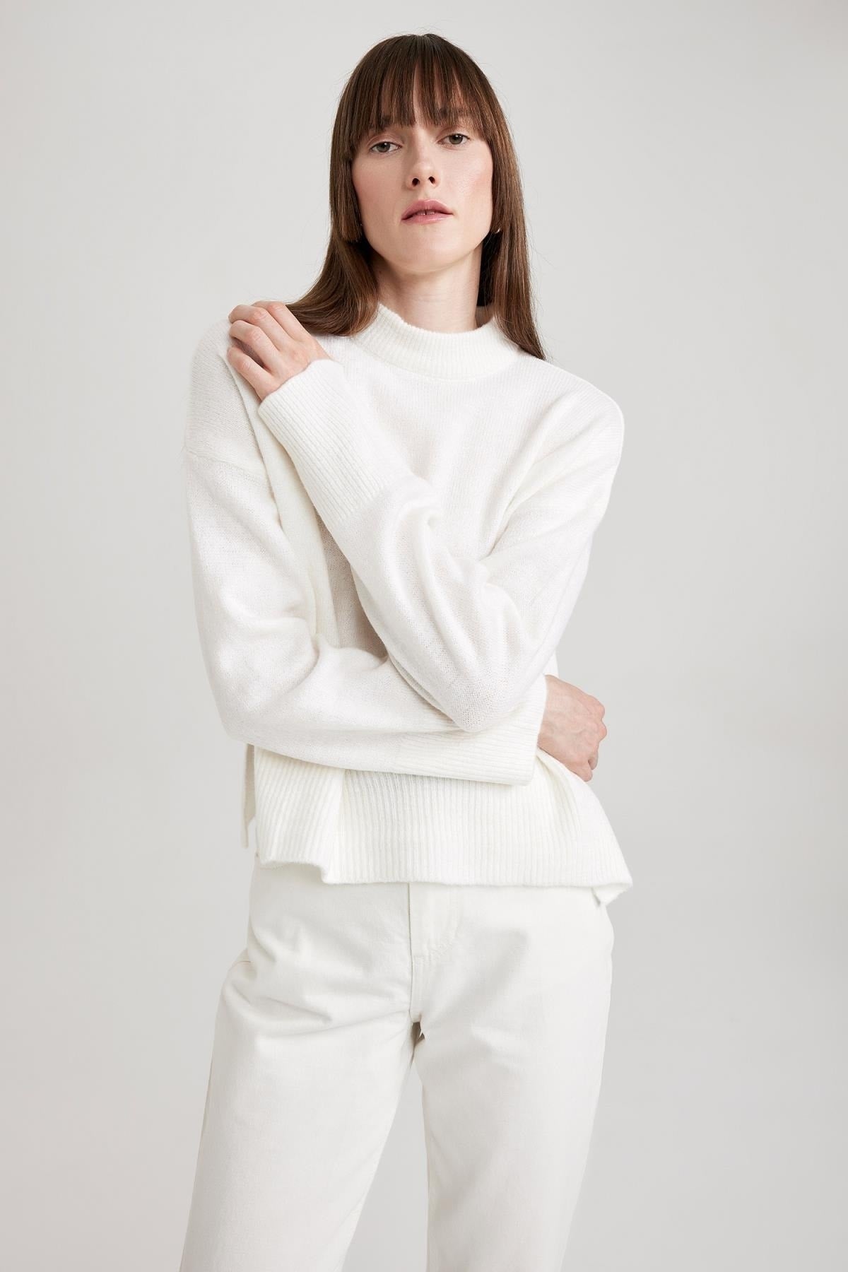 كنزة Defacto لون بيج فاتح