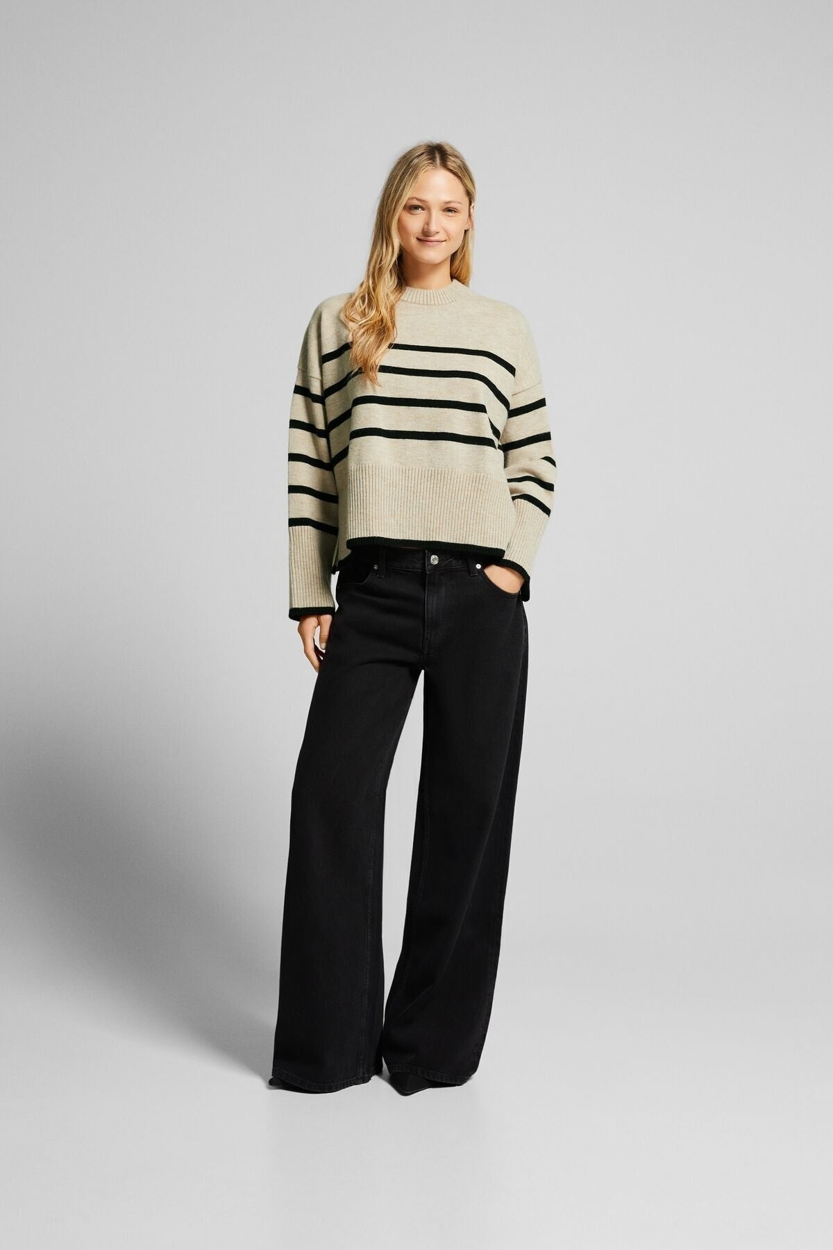 كنزة Bershka لون بيج