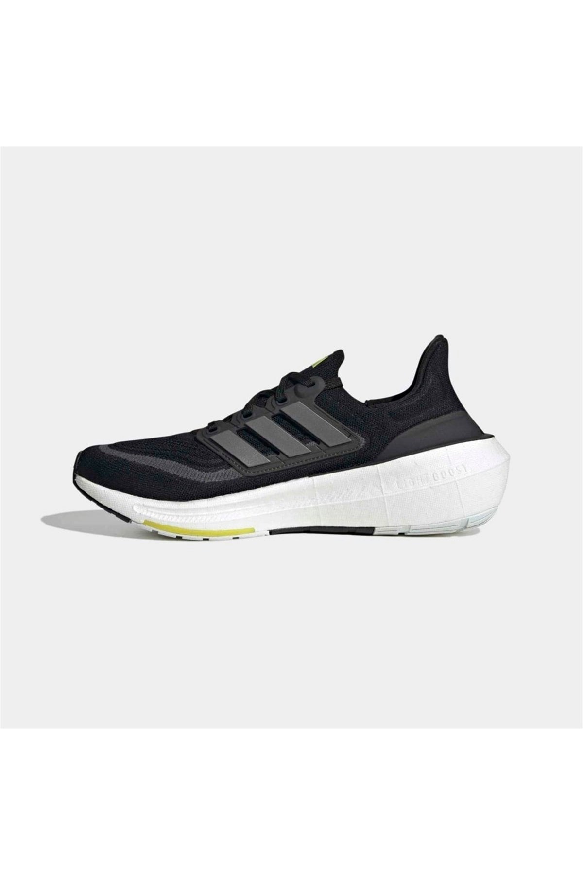 حذاء الجري adidas لون أسود