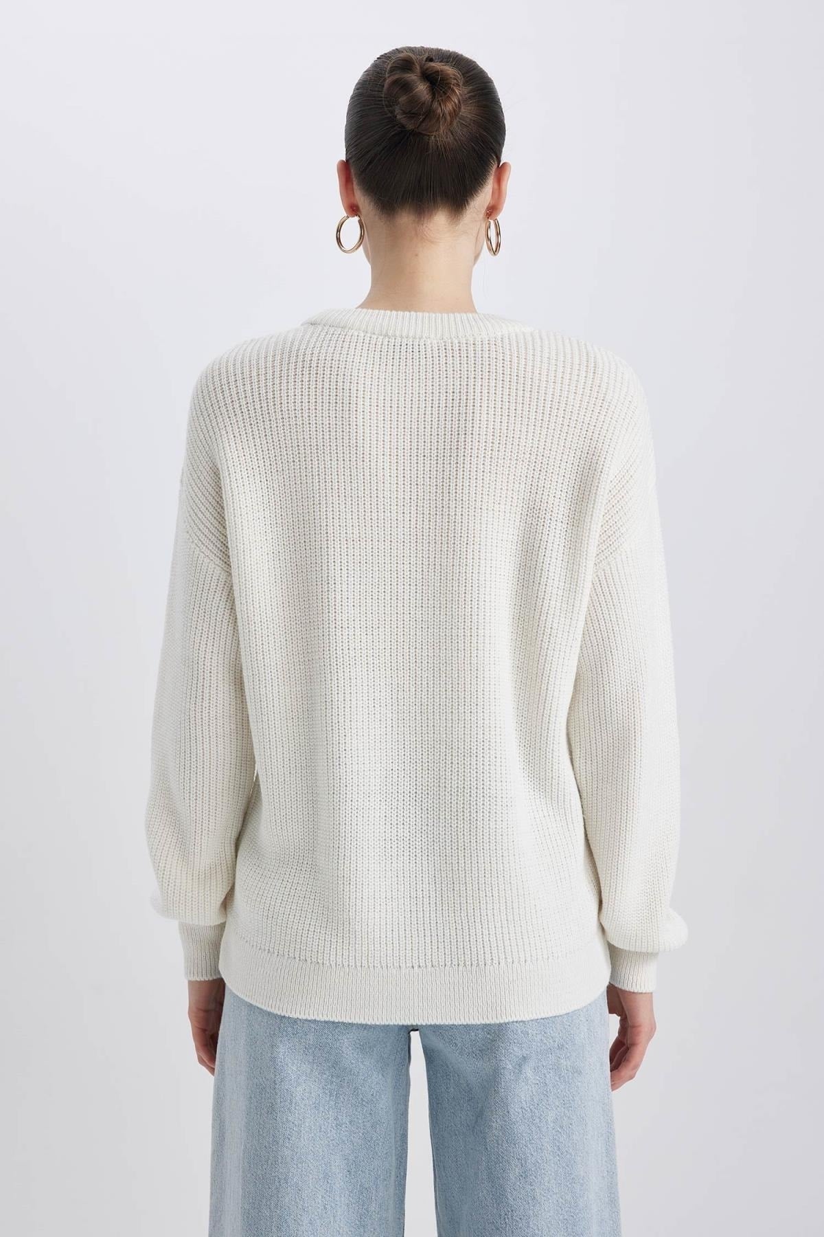 كنزة Defacto لون بيج فاتح