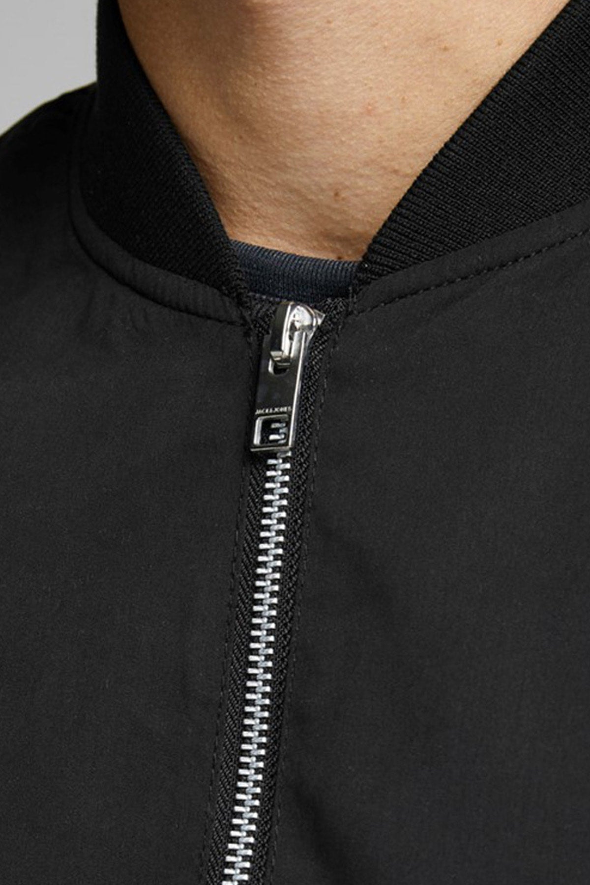 معطف واق من المطر & الرياح Jack & Jones لون أسود