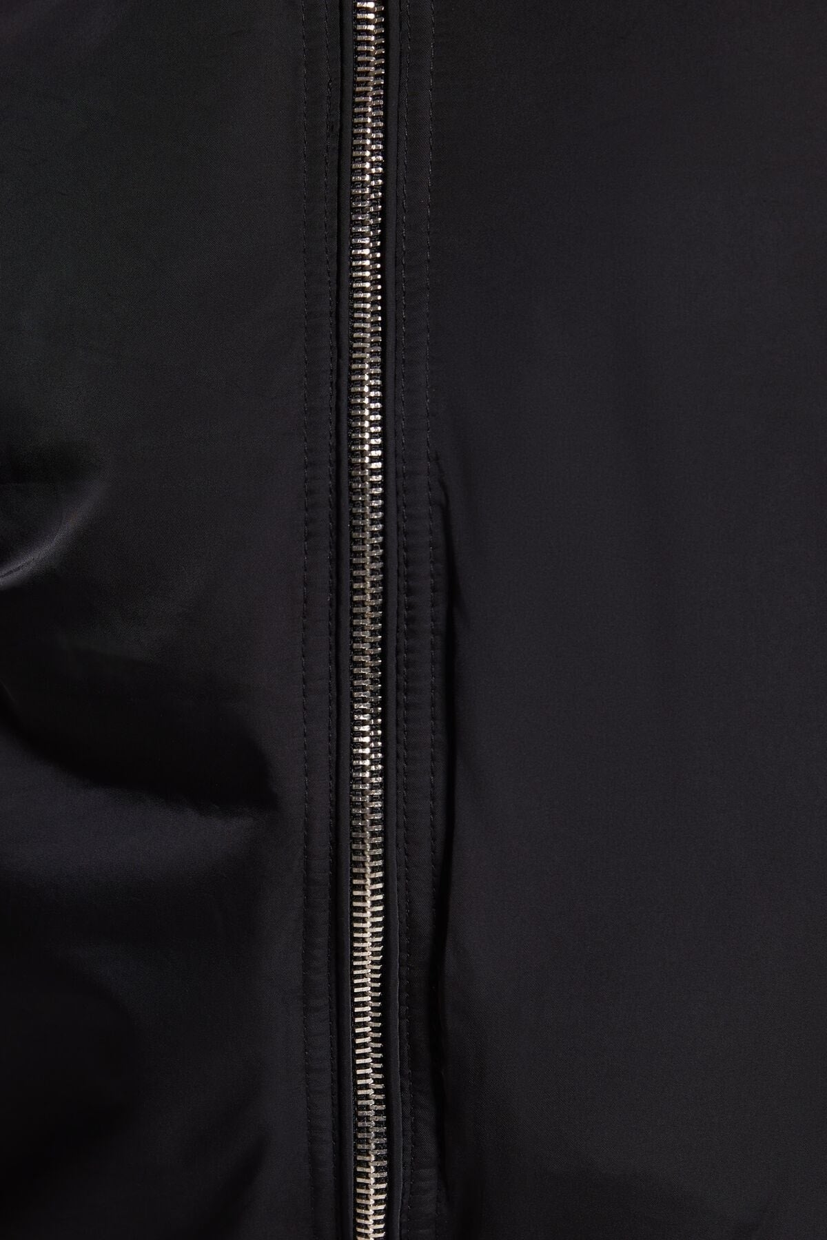 جاكيت Bershka لون أسود
