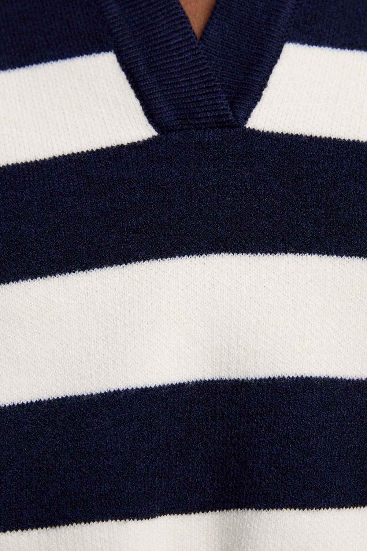 كنزة Bershka لون أزرق