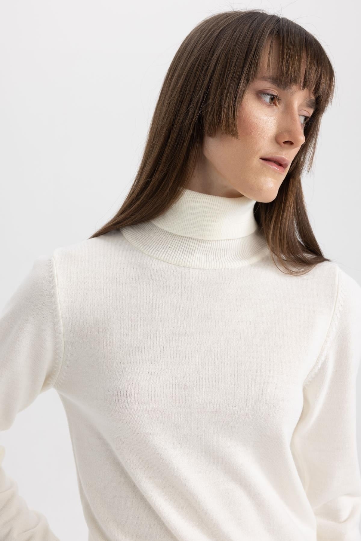 كنزة Defacto لون بيج فاتح