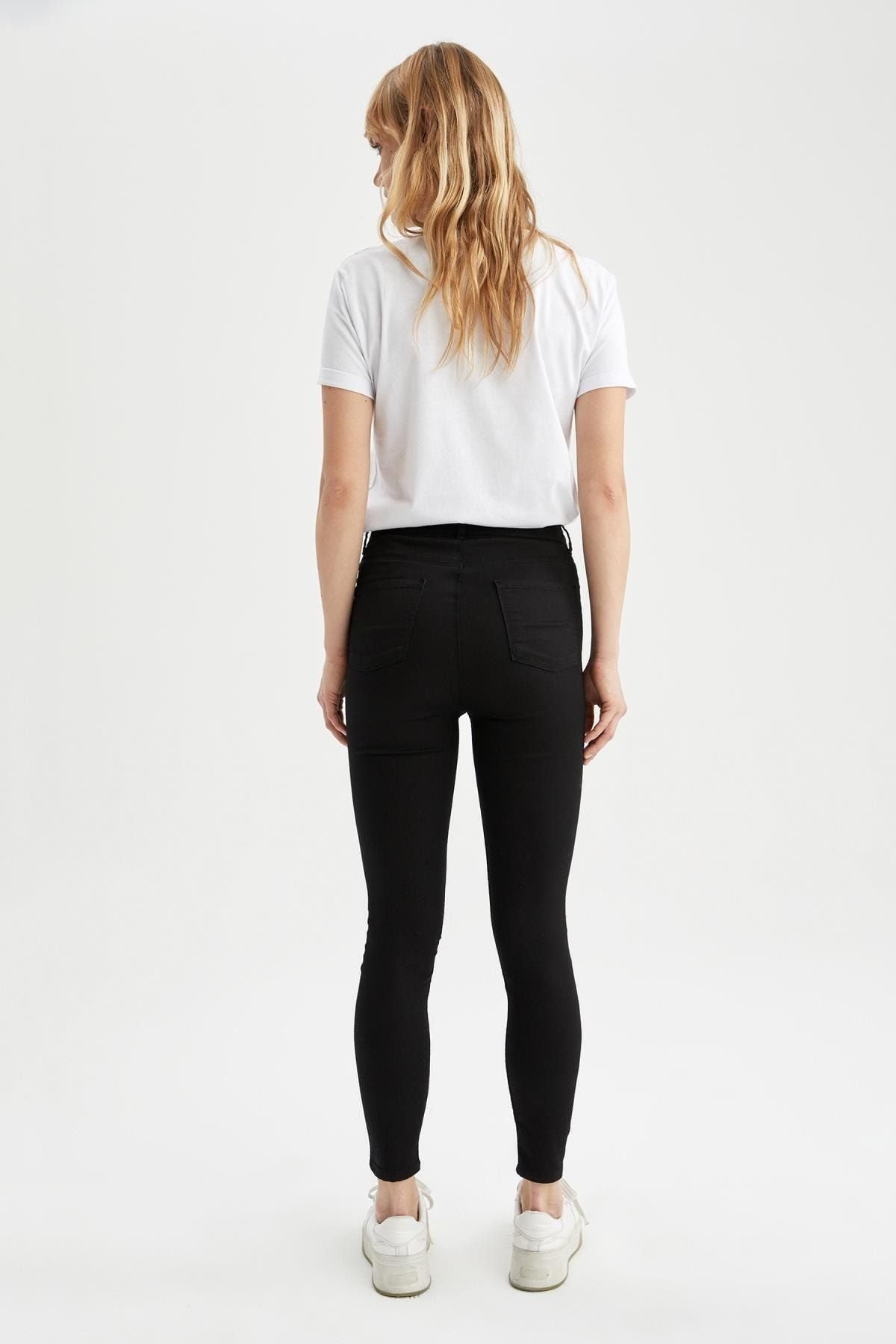 جينز Defacto لون أسود