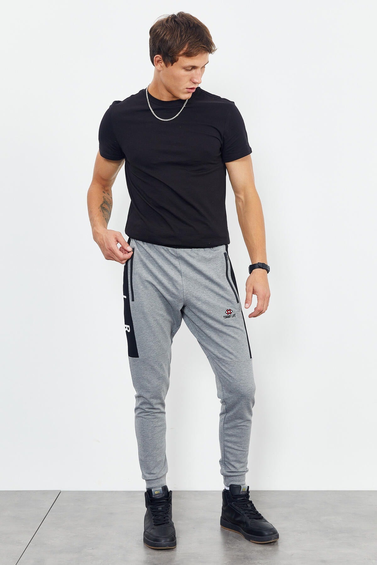 بنطال رياضي TOMMY LIFE لون رمادي