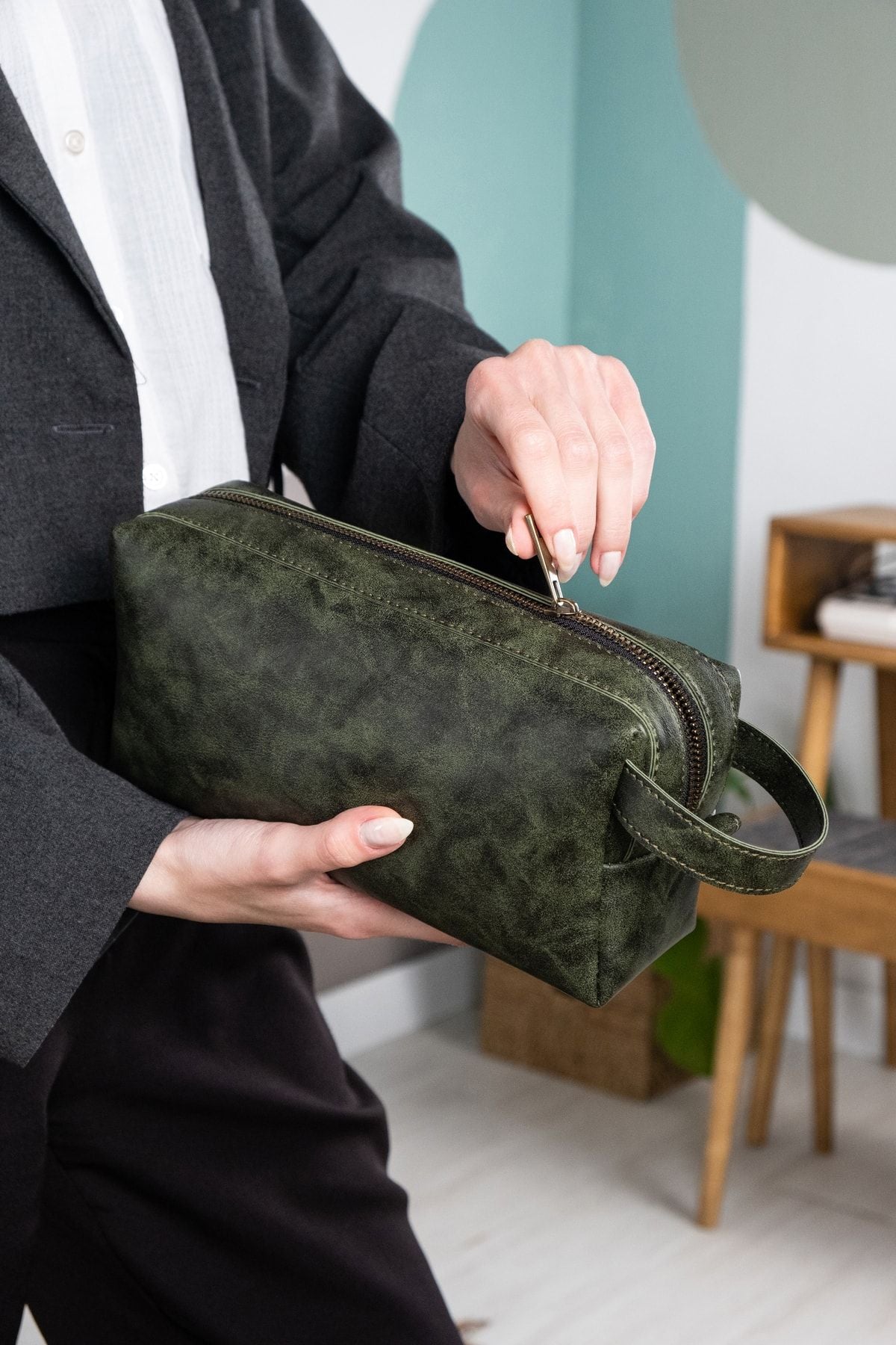 حقيبة يد dk leather لون أخضر