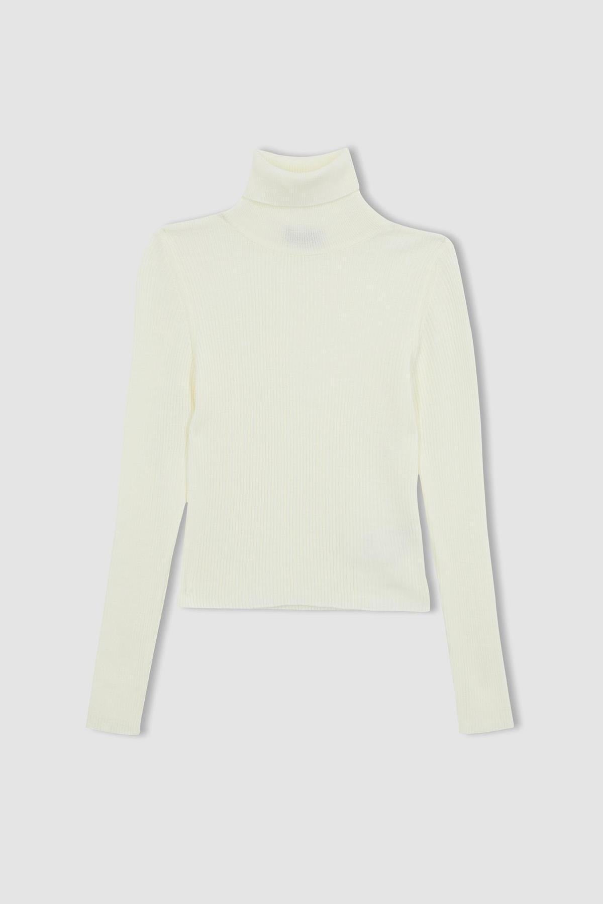 كنزة Defacto لون بيج فاتح