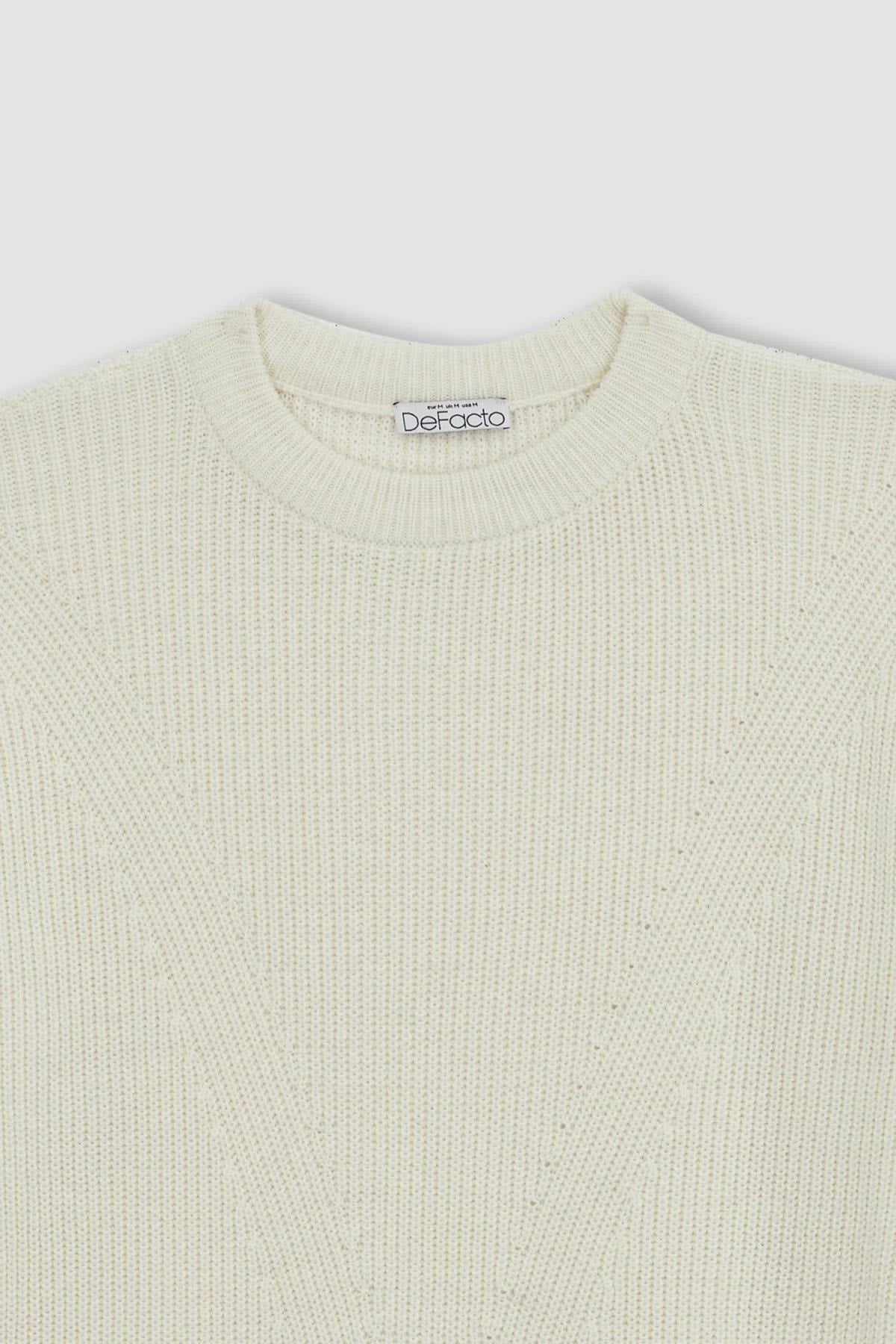 كنزة Defacto لون بيج فاتح