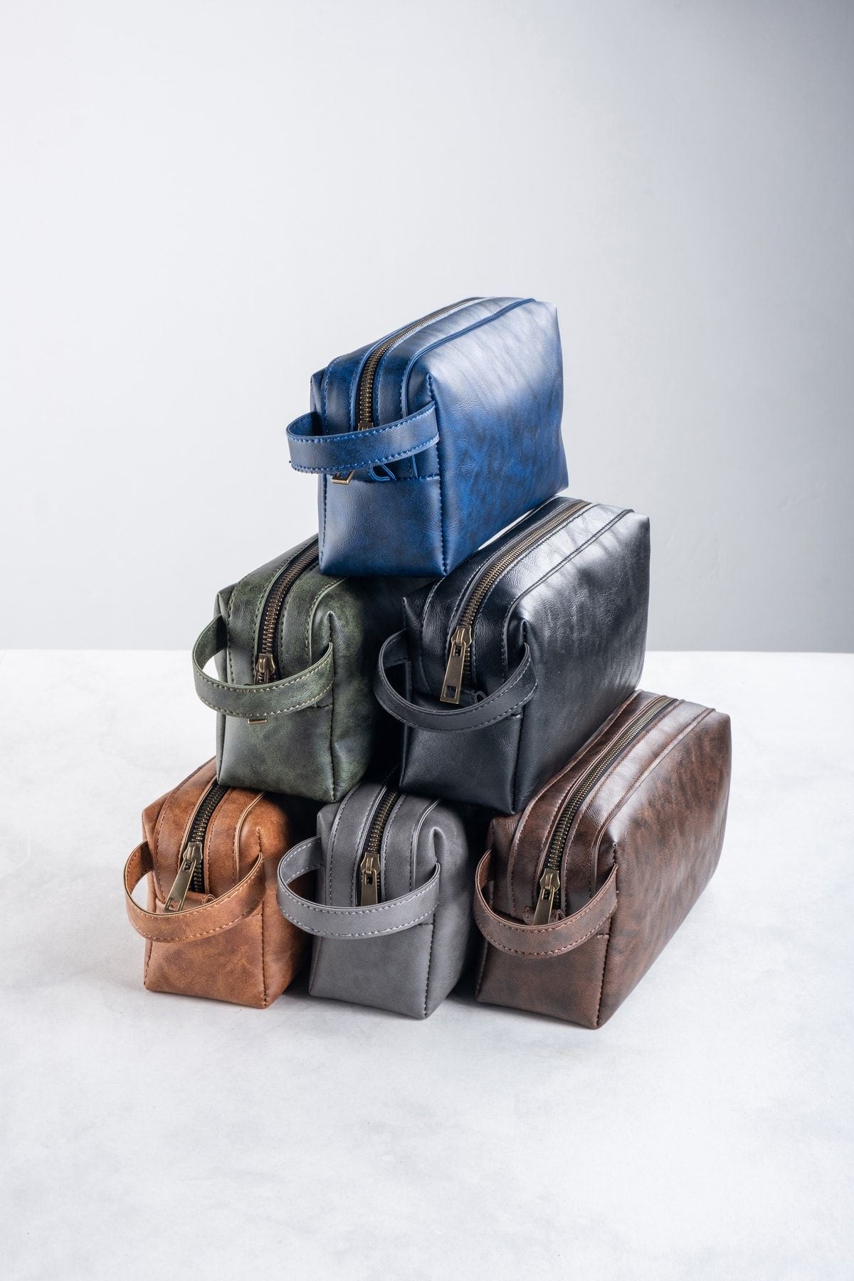 حقيبة يد dk leather لون رمادي