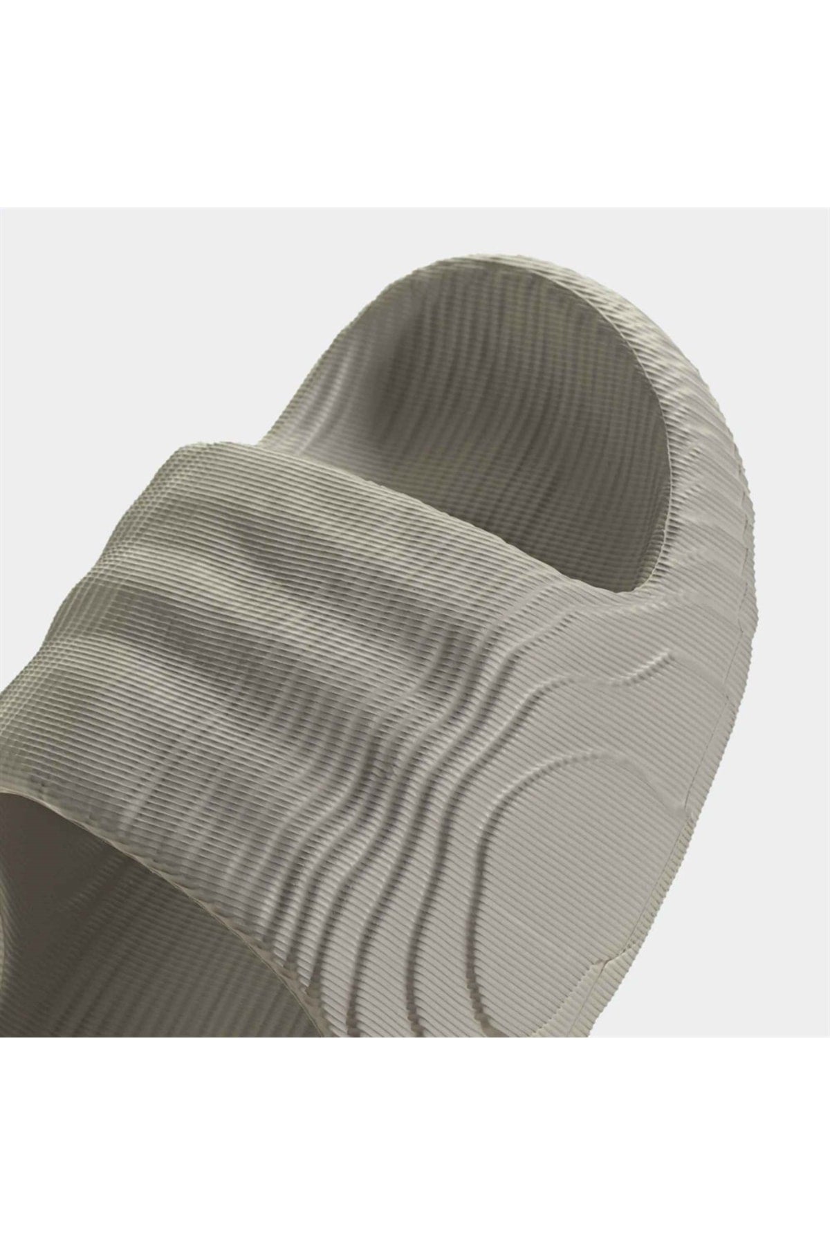 شبشب adidas لون رمادي