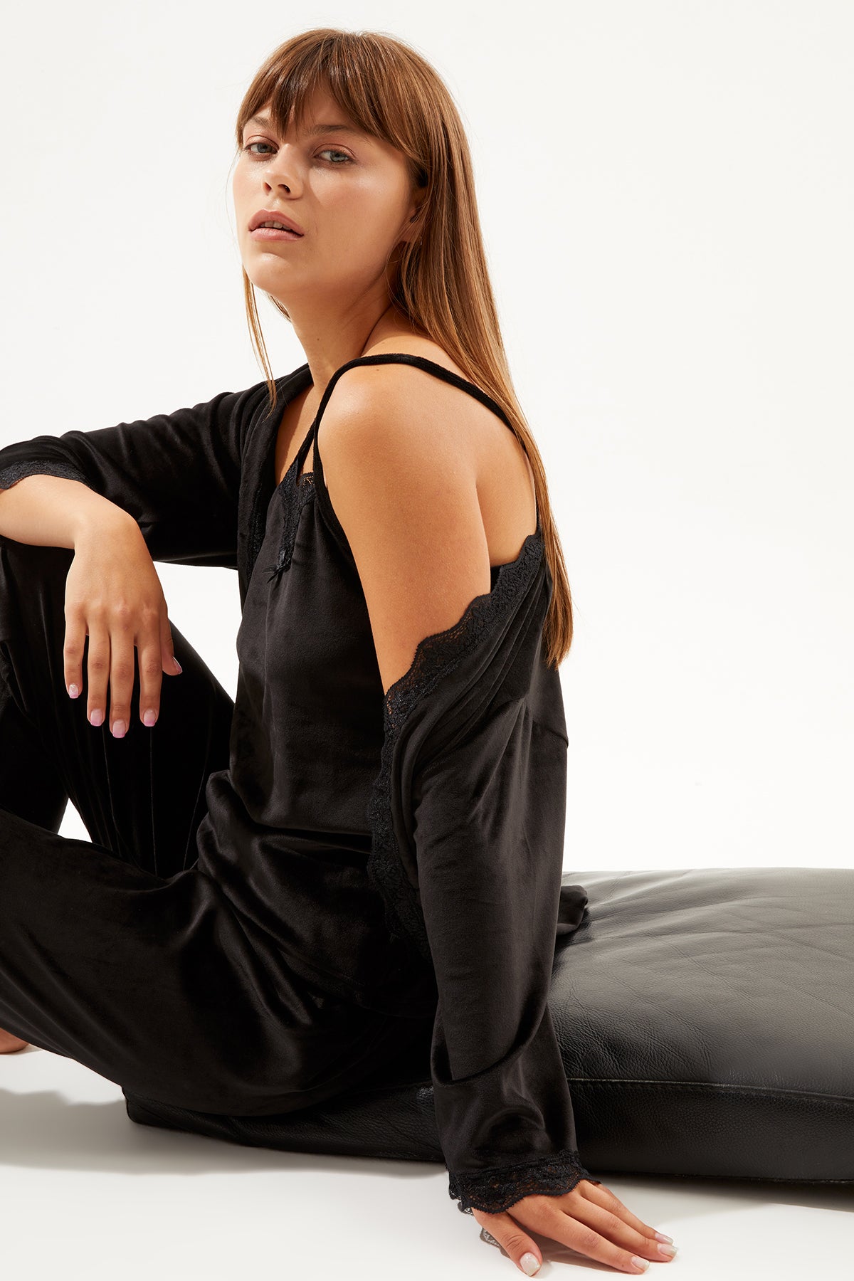 طقم بيجاما Ecrou لون أسود