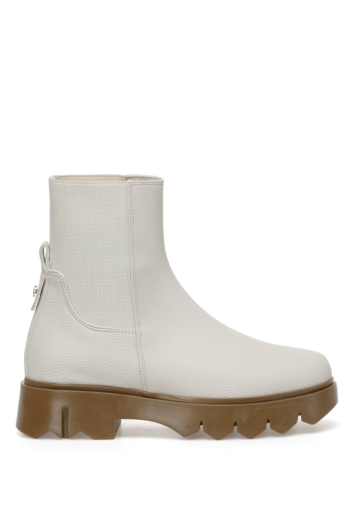 جزمة Nine West لون أبيض