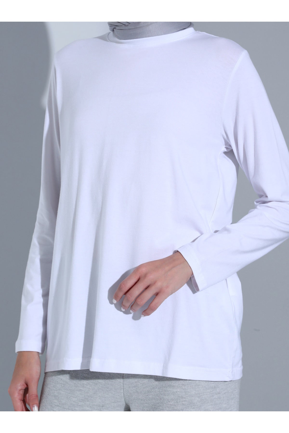تيشيرت Refka لون أبيض