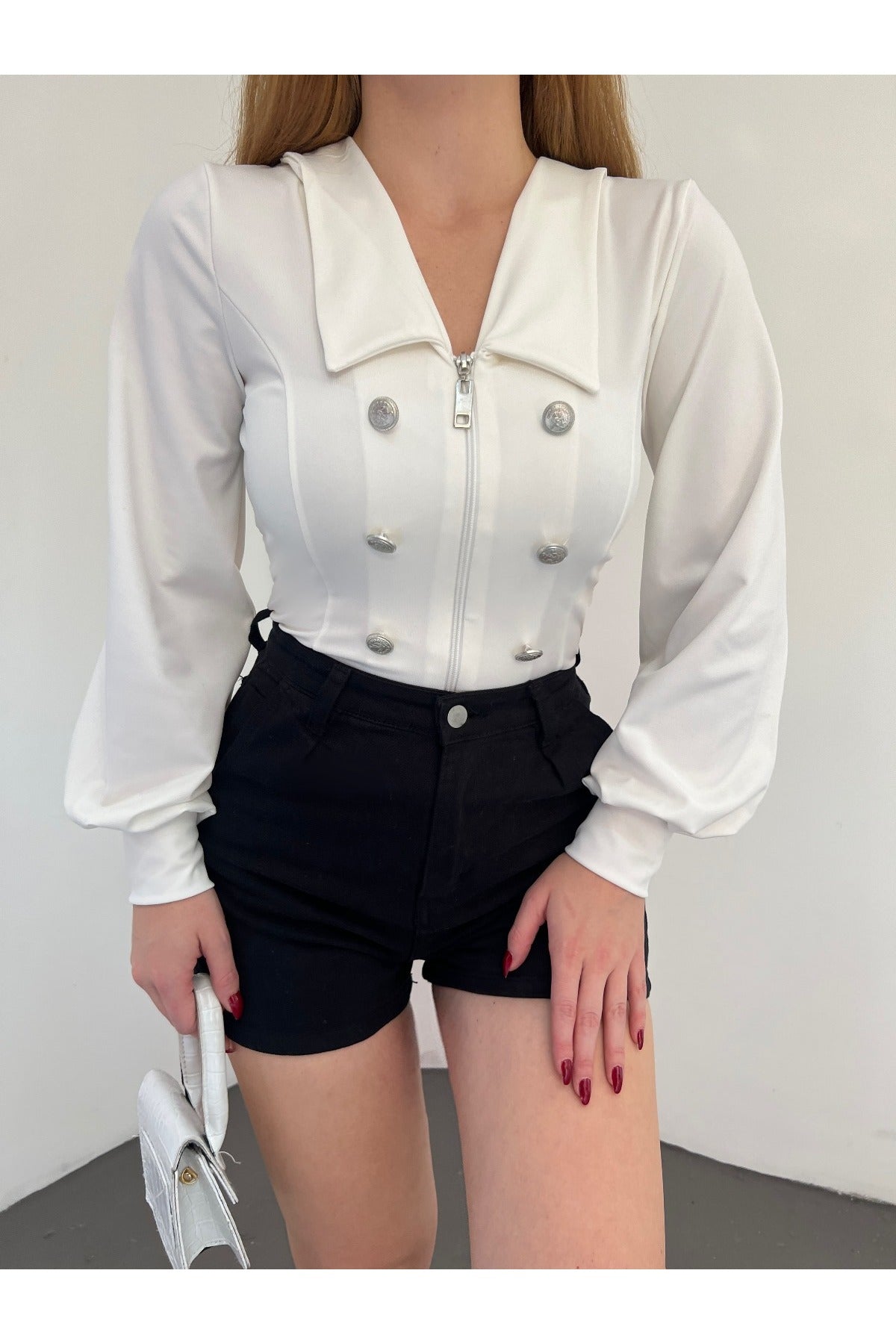 بلوزة Fav Style لون أبيض