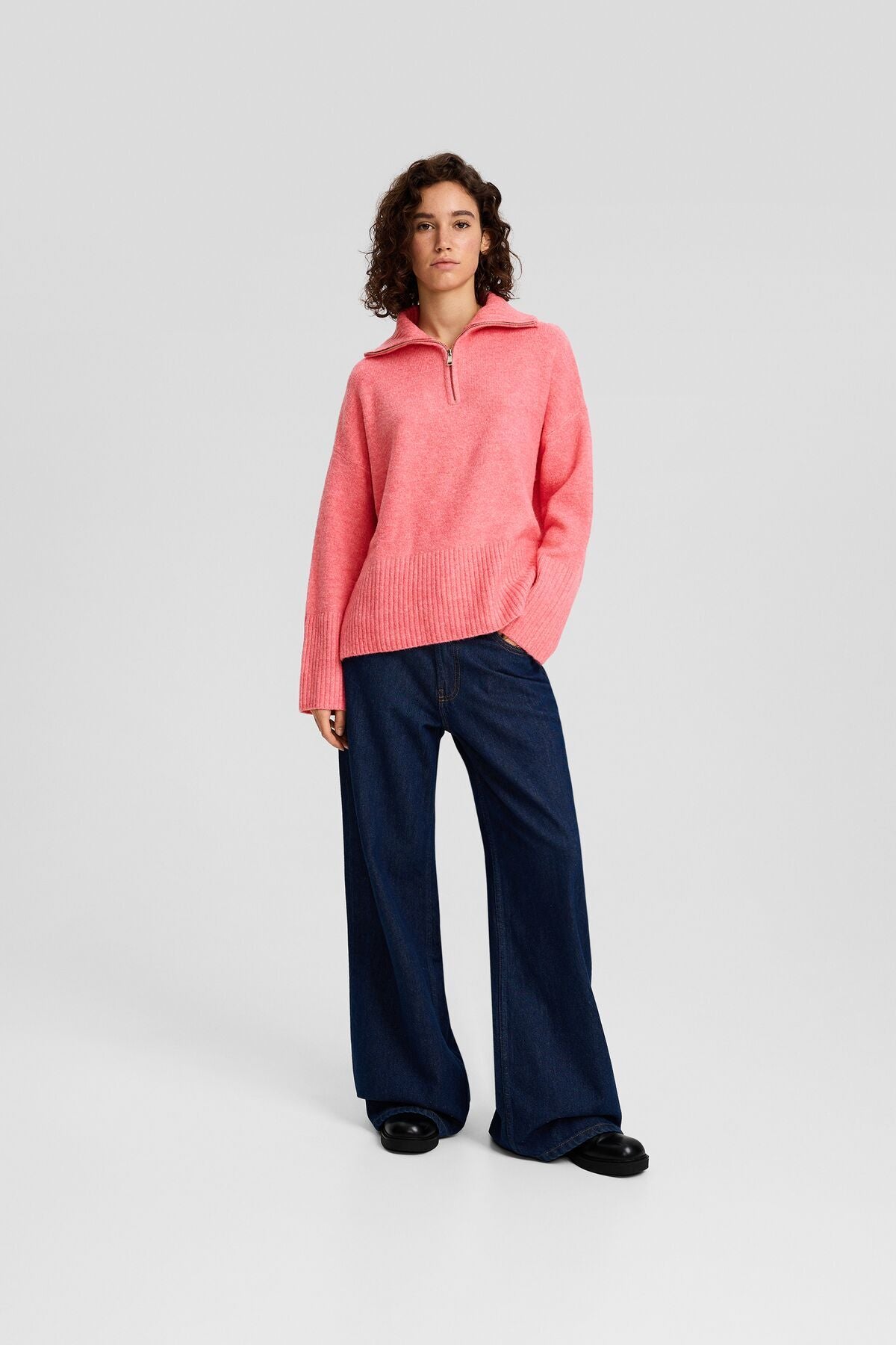 كنزة Bershka لون زهري