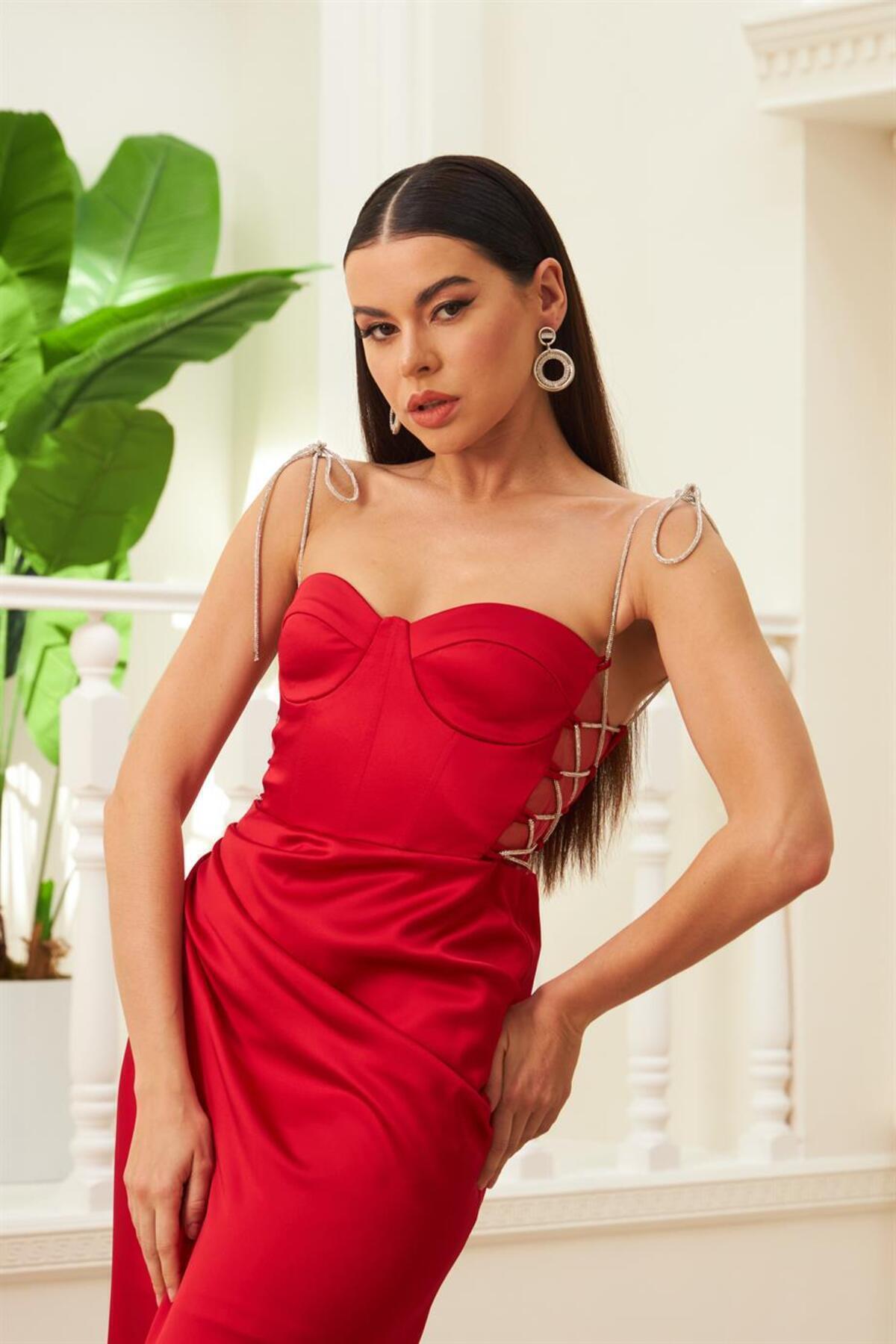 فستان سهرة CARMEN لون أحمر