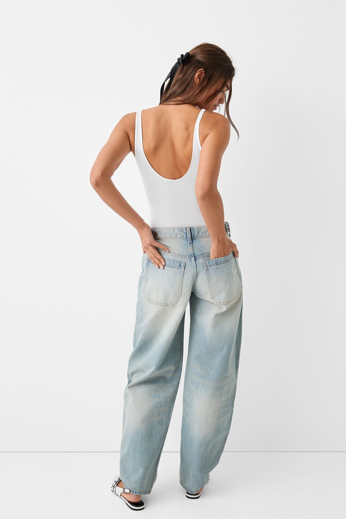 جسم Bershka لون أبيض