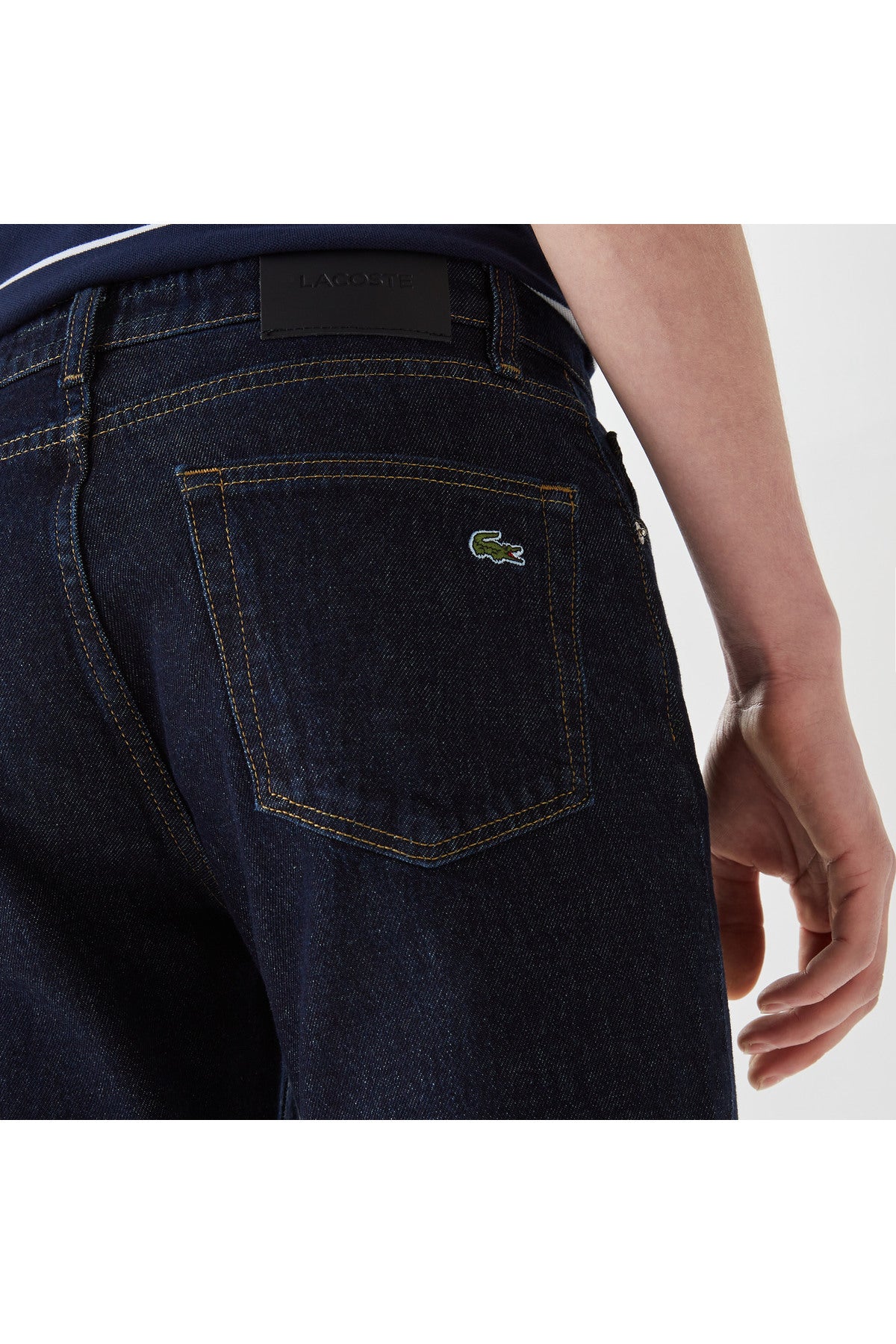 بنطال Lacoste لون أسود