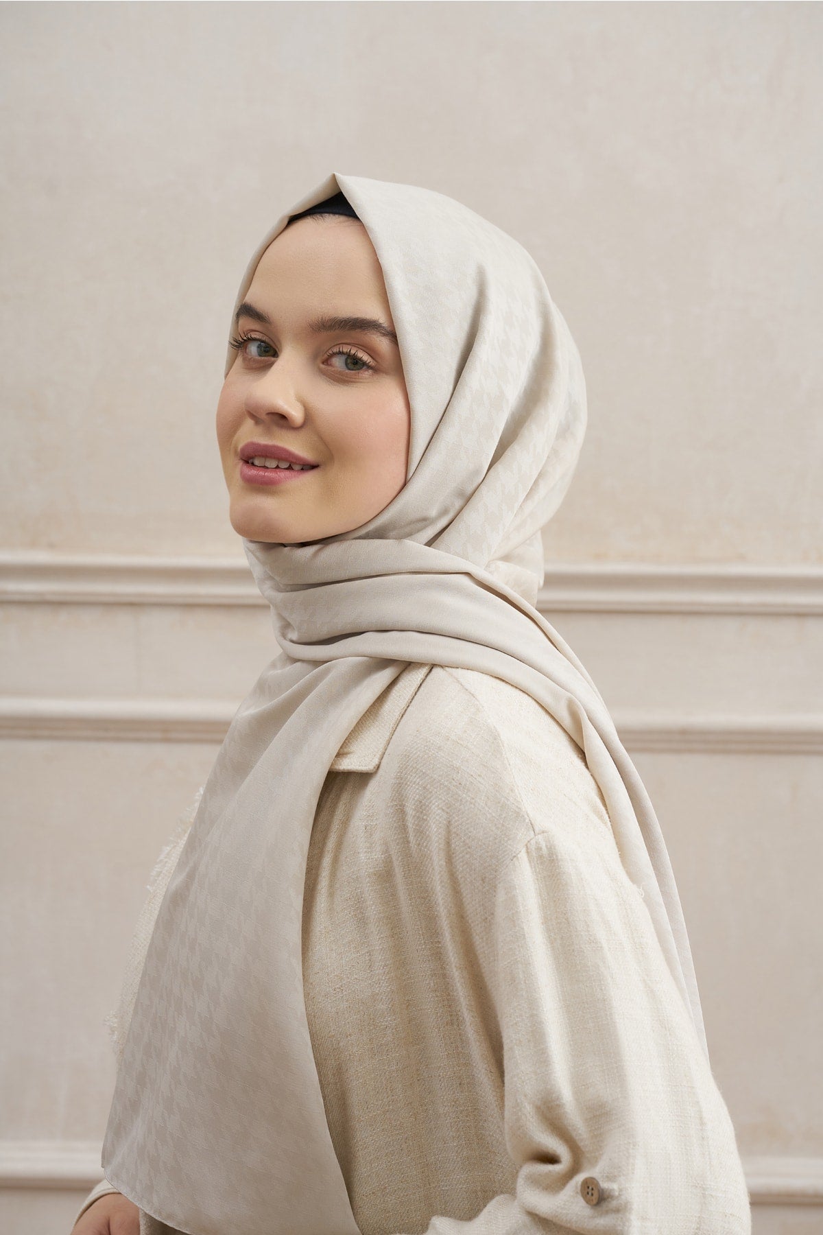 شال ARMANDA لون بيج