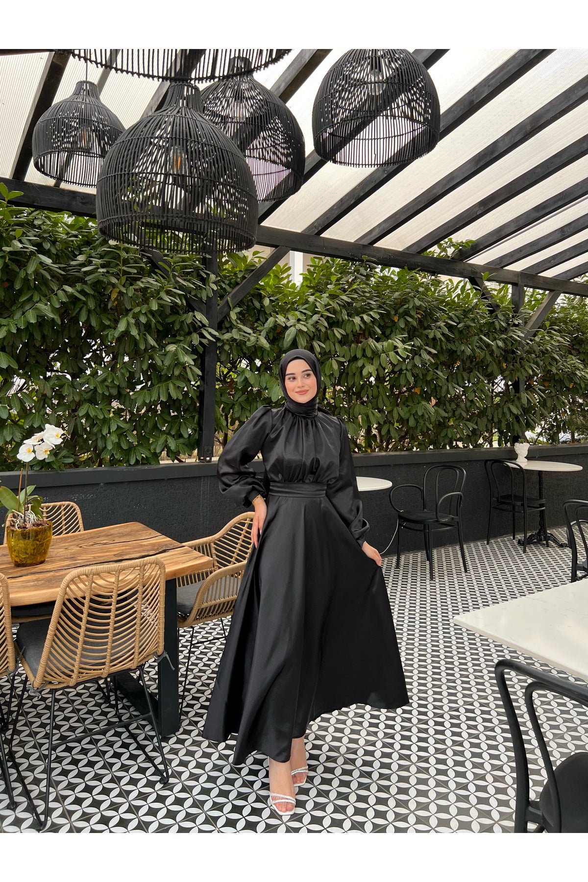 فستان سهرة KADNER لون أسود