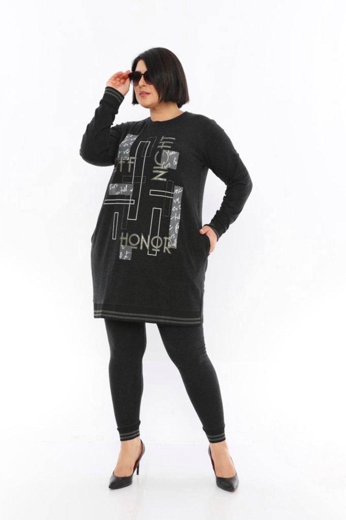 الحجم الكبير رأسًا على عقب Yasem XXL لون أسود