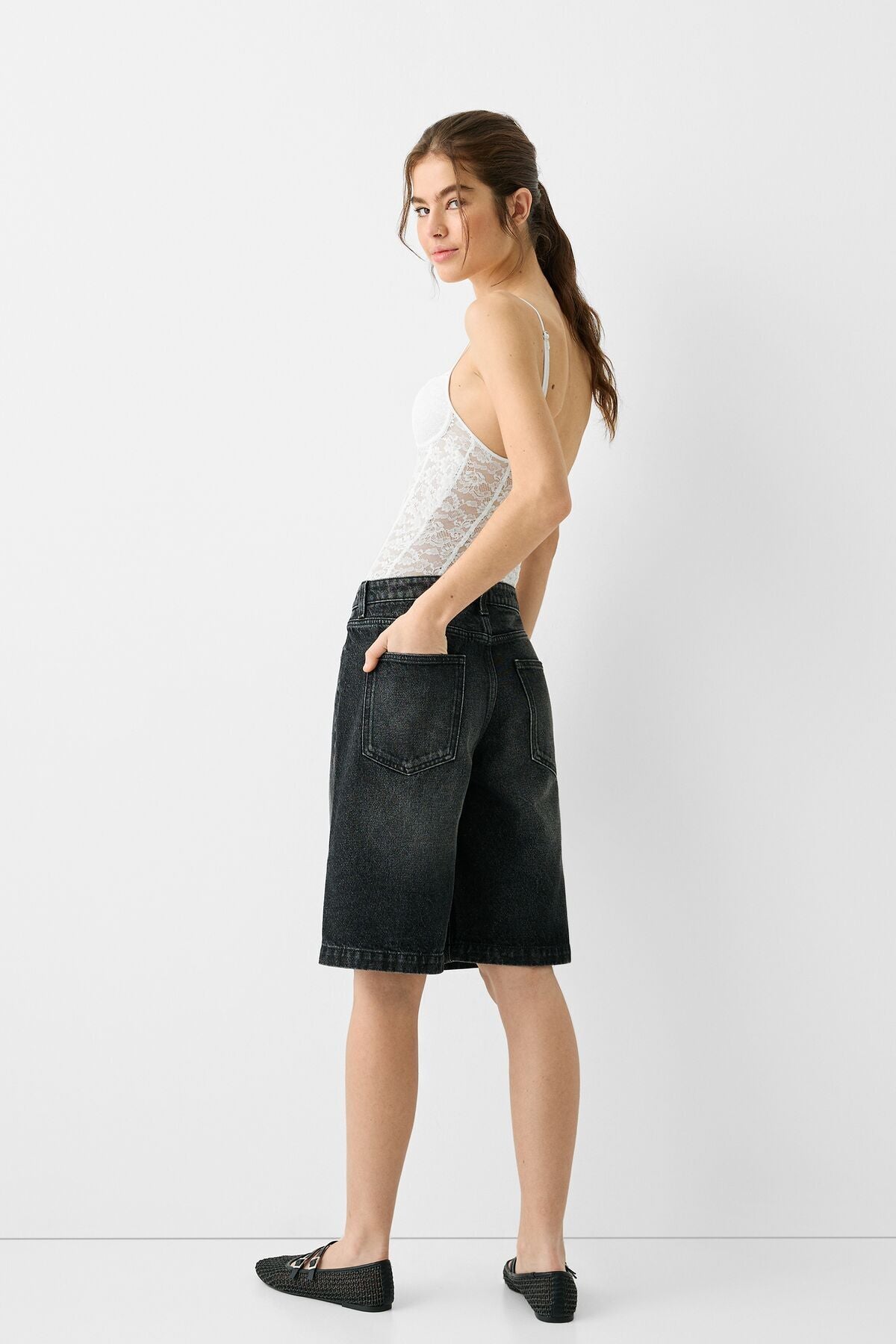 جسم Bershka لون أبيض