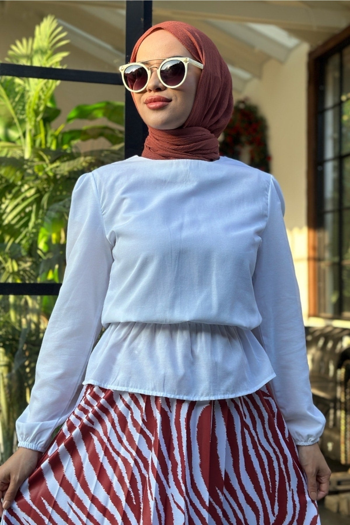 بلوزة Bestenur لون أبيض