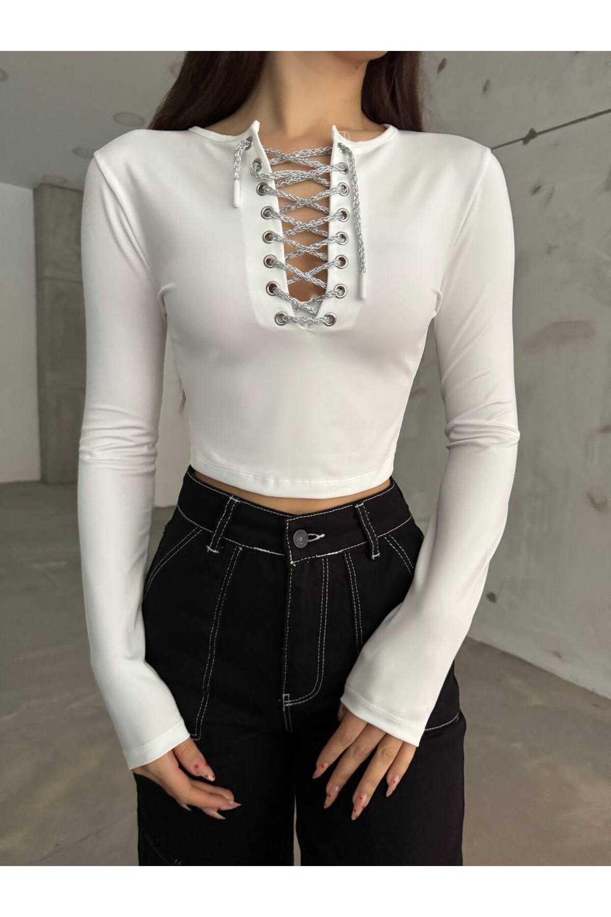 بلوزة Fav Style لون أبيض