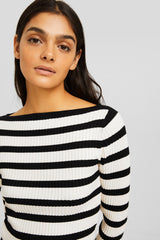 كنزة Bershka لون أسود