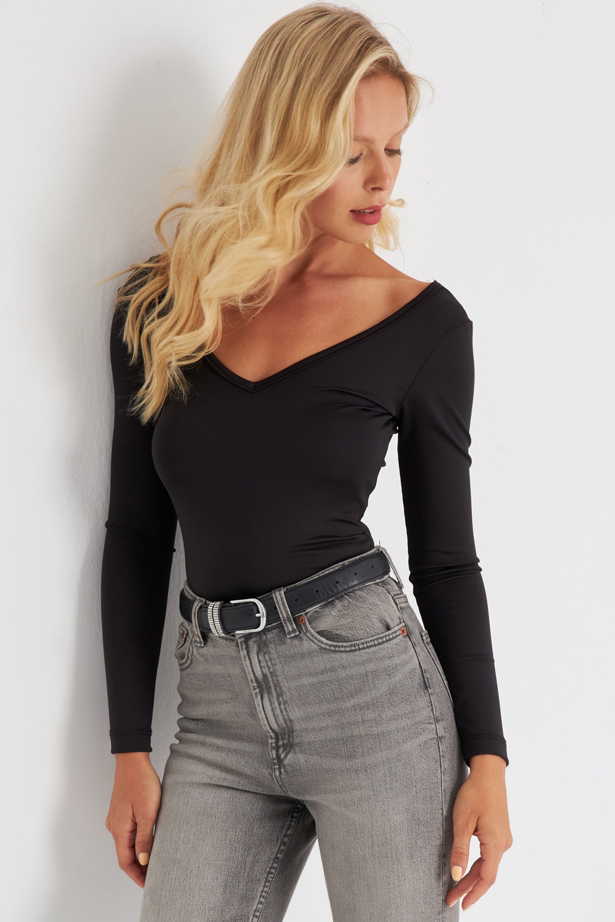 بلوزة Cool & Sexy لون أسود