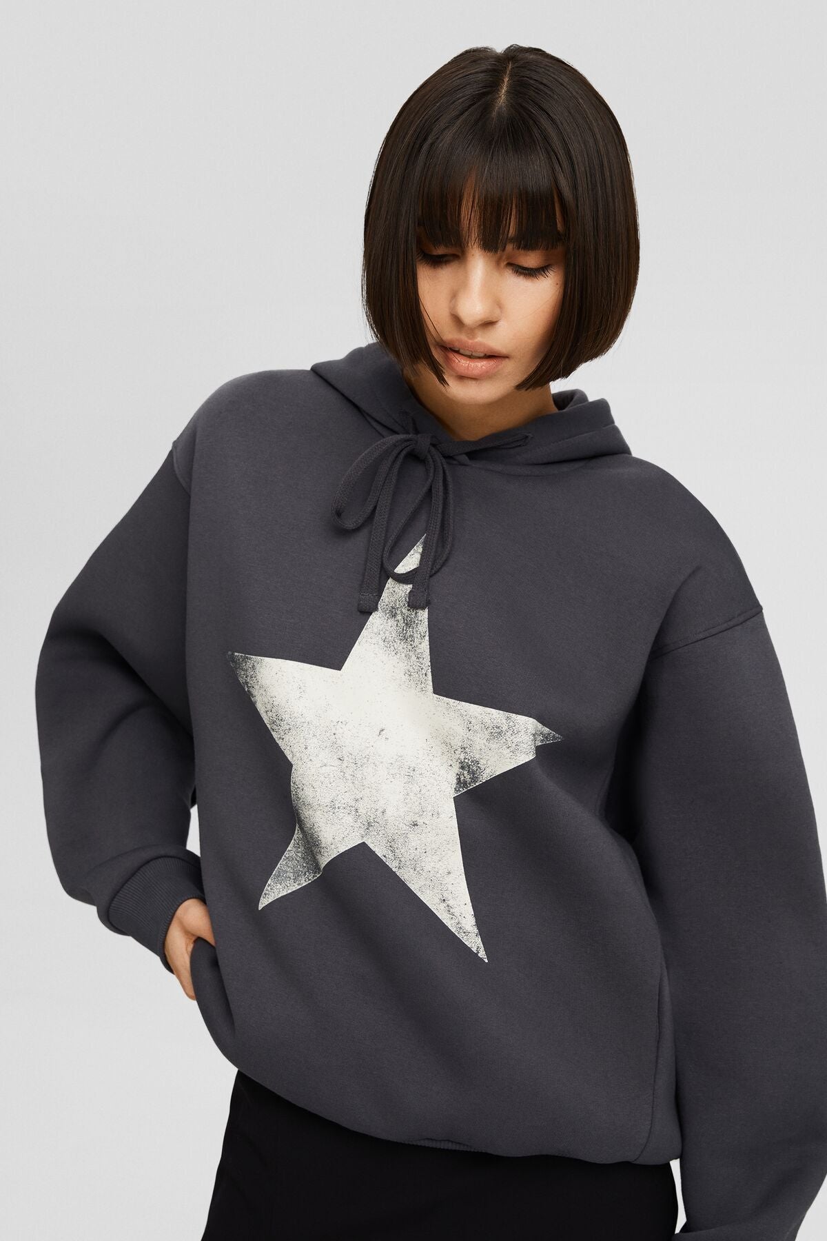 هودي Bershka لون رمادي