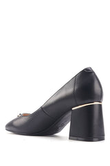 حذاء كلاسيكي بكعب Nine West لون أسود