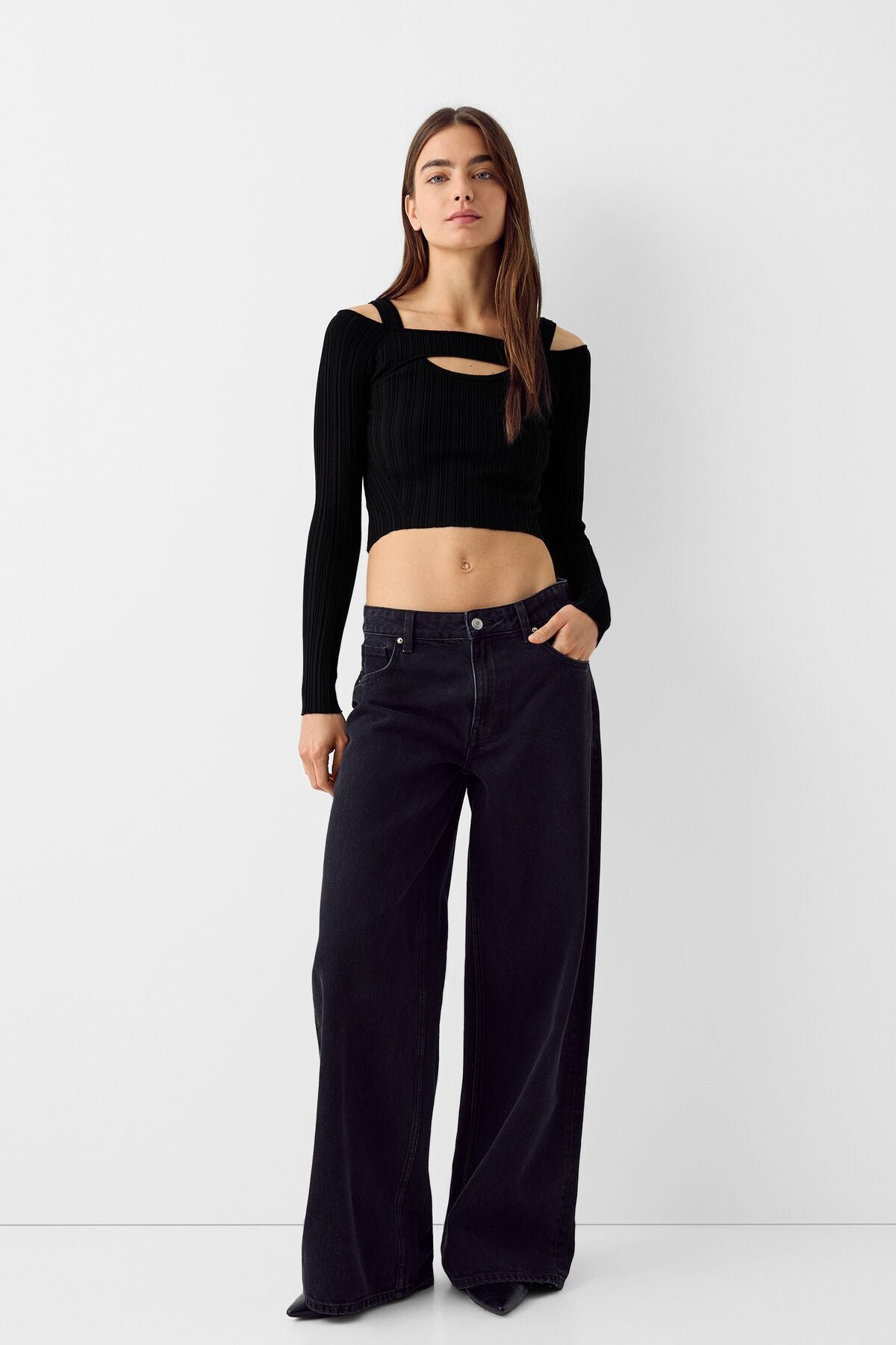 تيشيرت Bershka لون أسود
