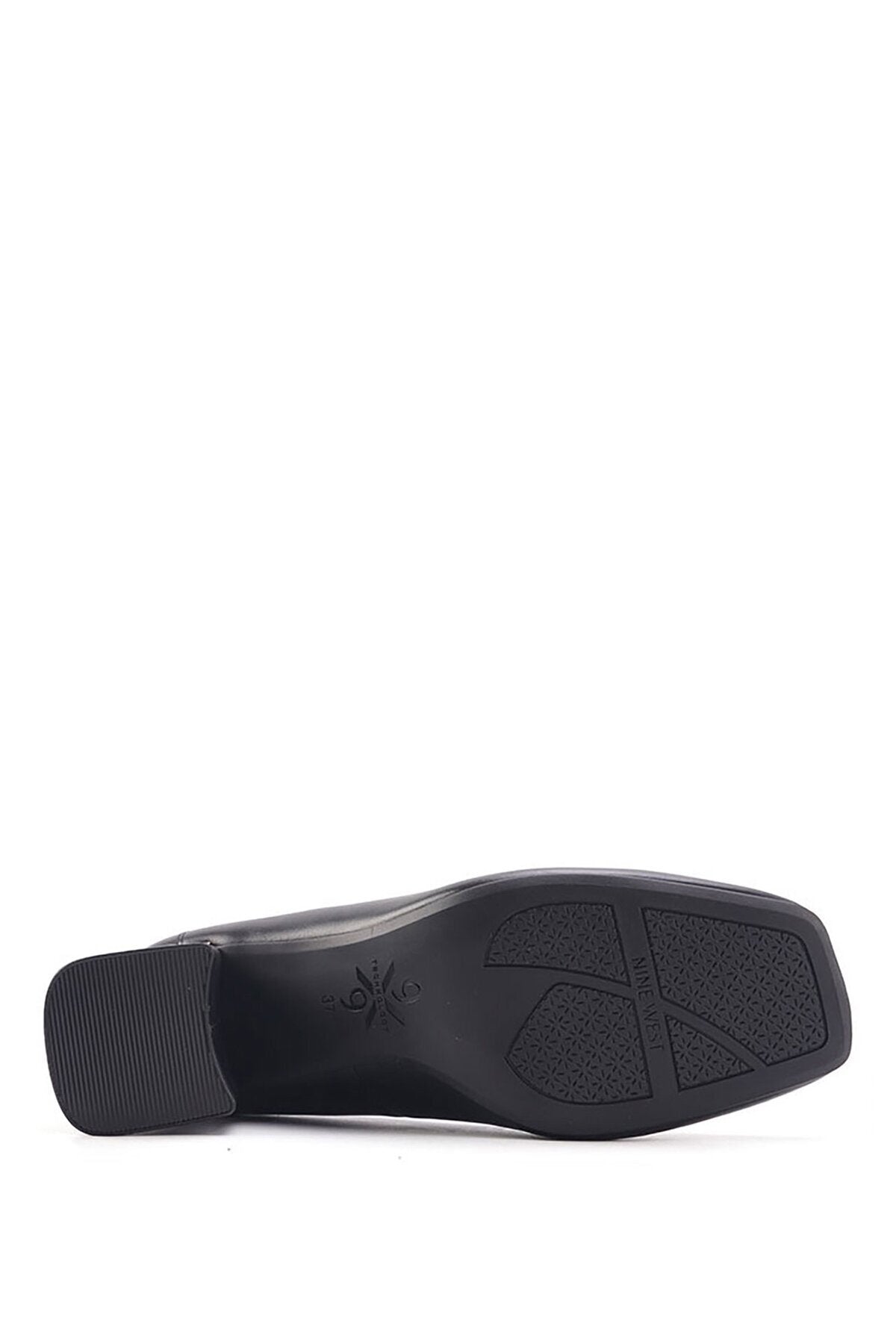 حذاء كلاسيكي بكعب Nine West لون أسود