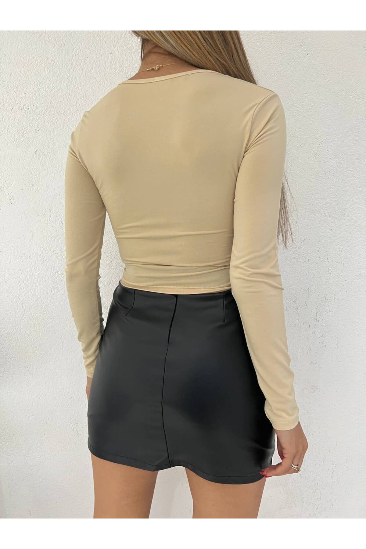 بلوزة Fav Style لون بيج
