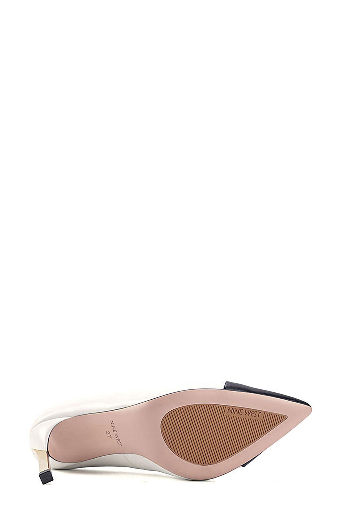 حذاء كلاسيكي بكعب Nine West لون أبيض