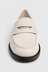 باليرينا Stradivarius لون بيج فاتح