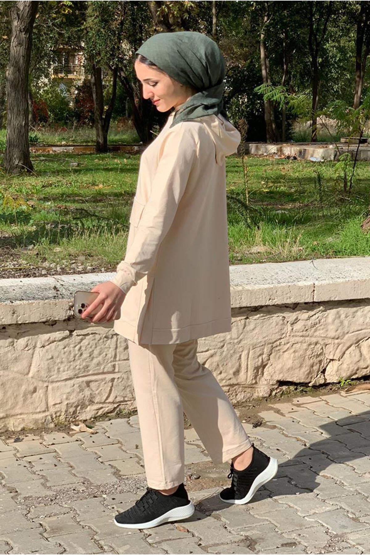 طقم رياضي Moda Rosa لون بيج