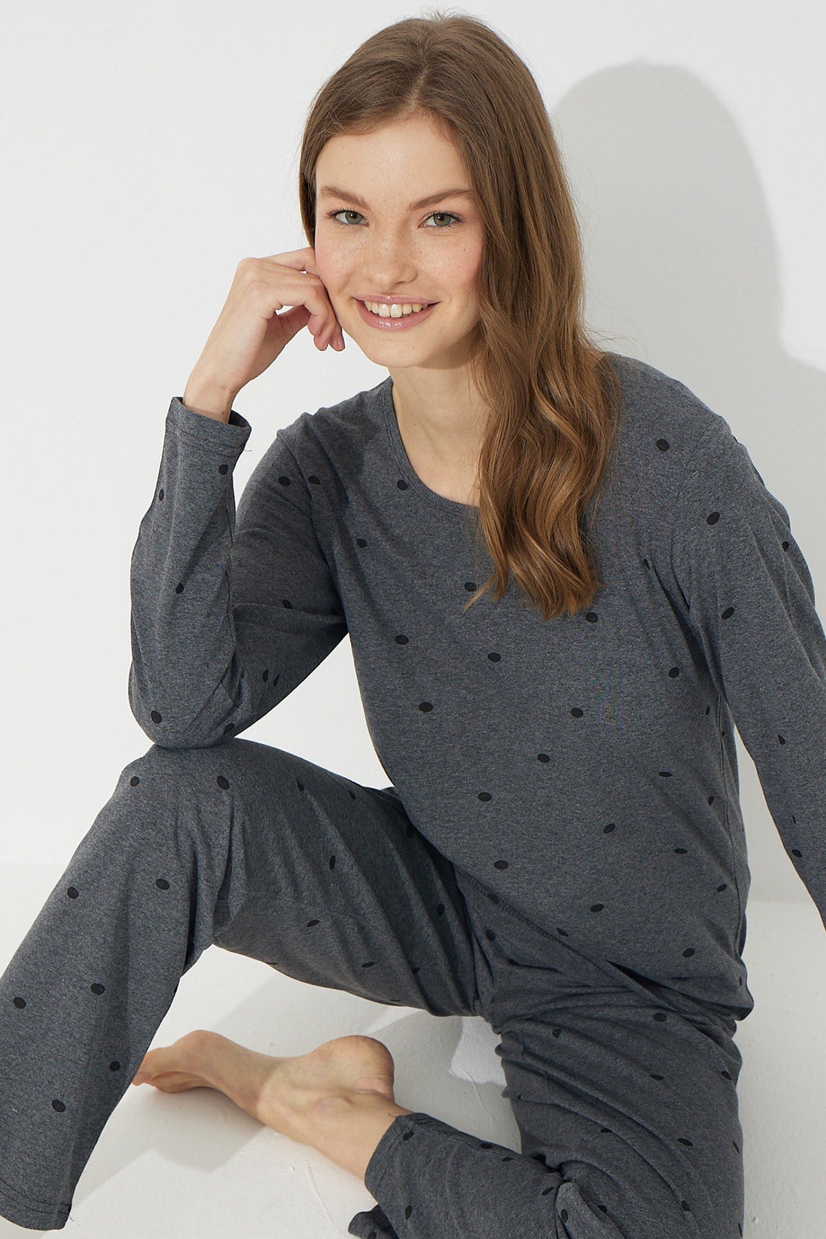 طقم بيجاما Siyah İnci لون رمادي