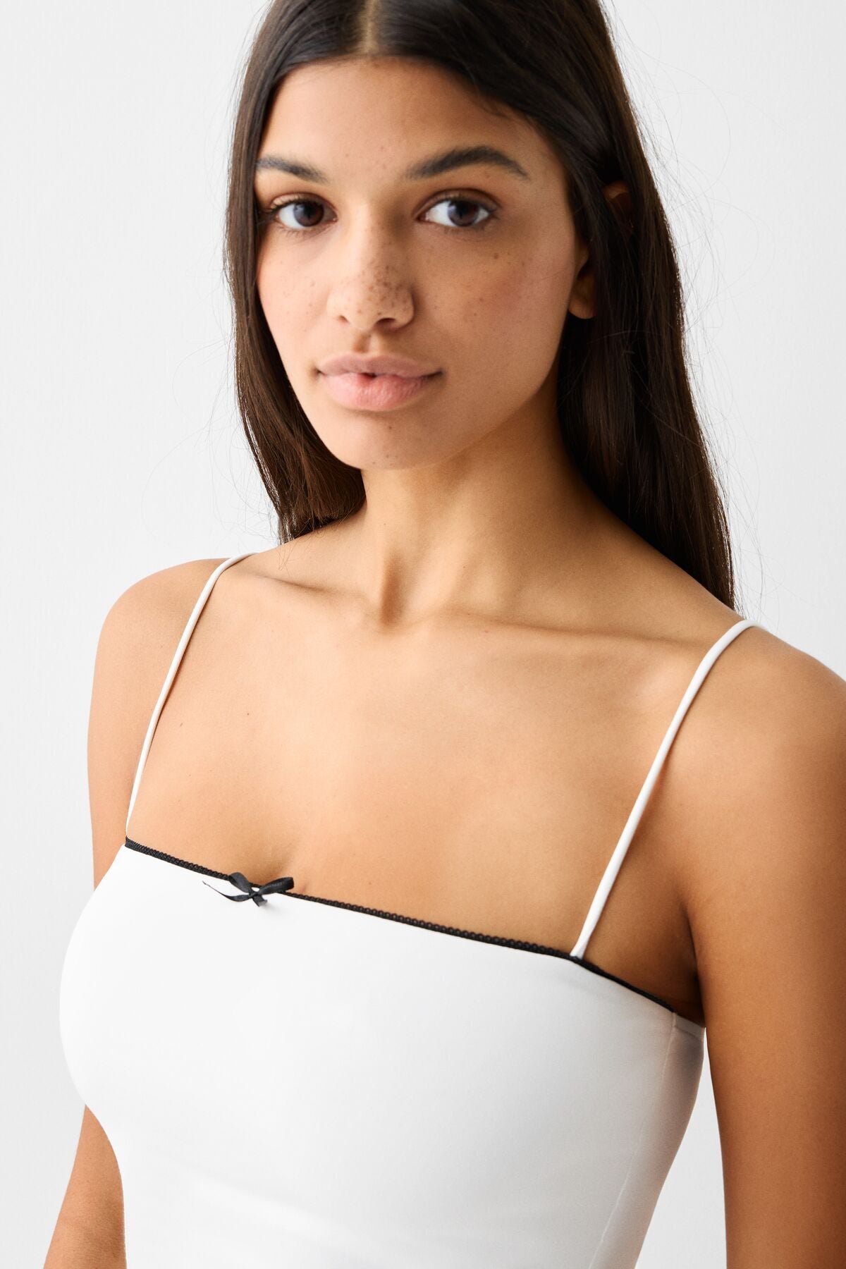 بلوزة Bershka لون أحمر