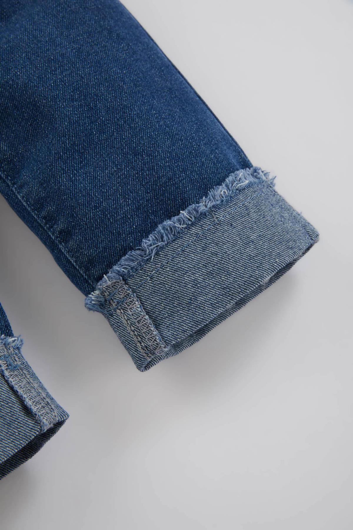 جينز Defacto لون أزرق